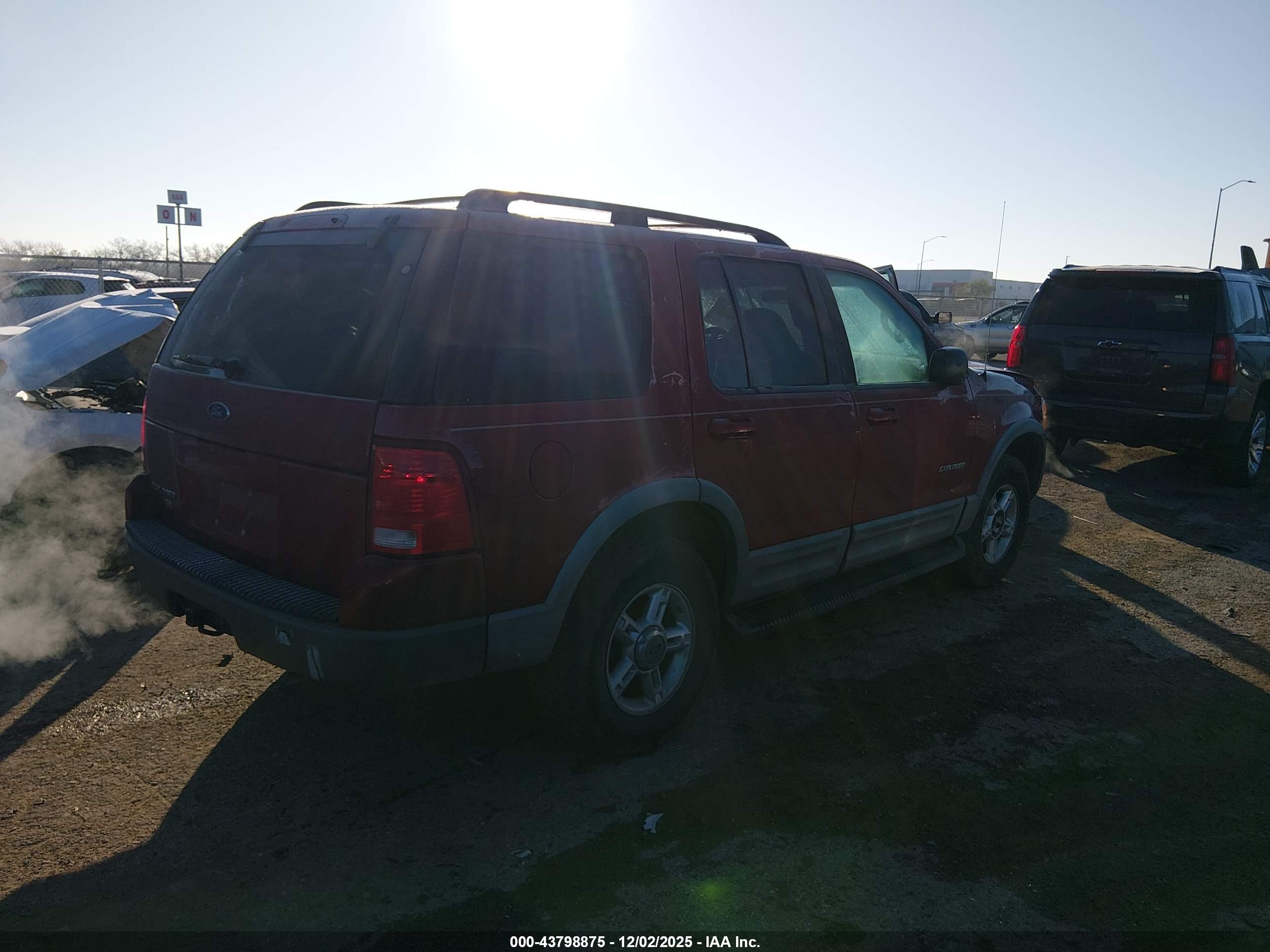 FORD EXPLORER image 4