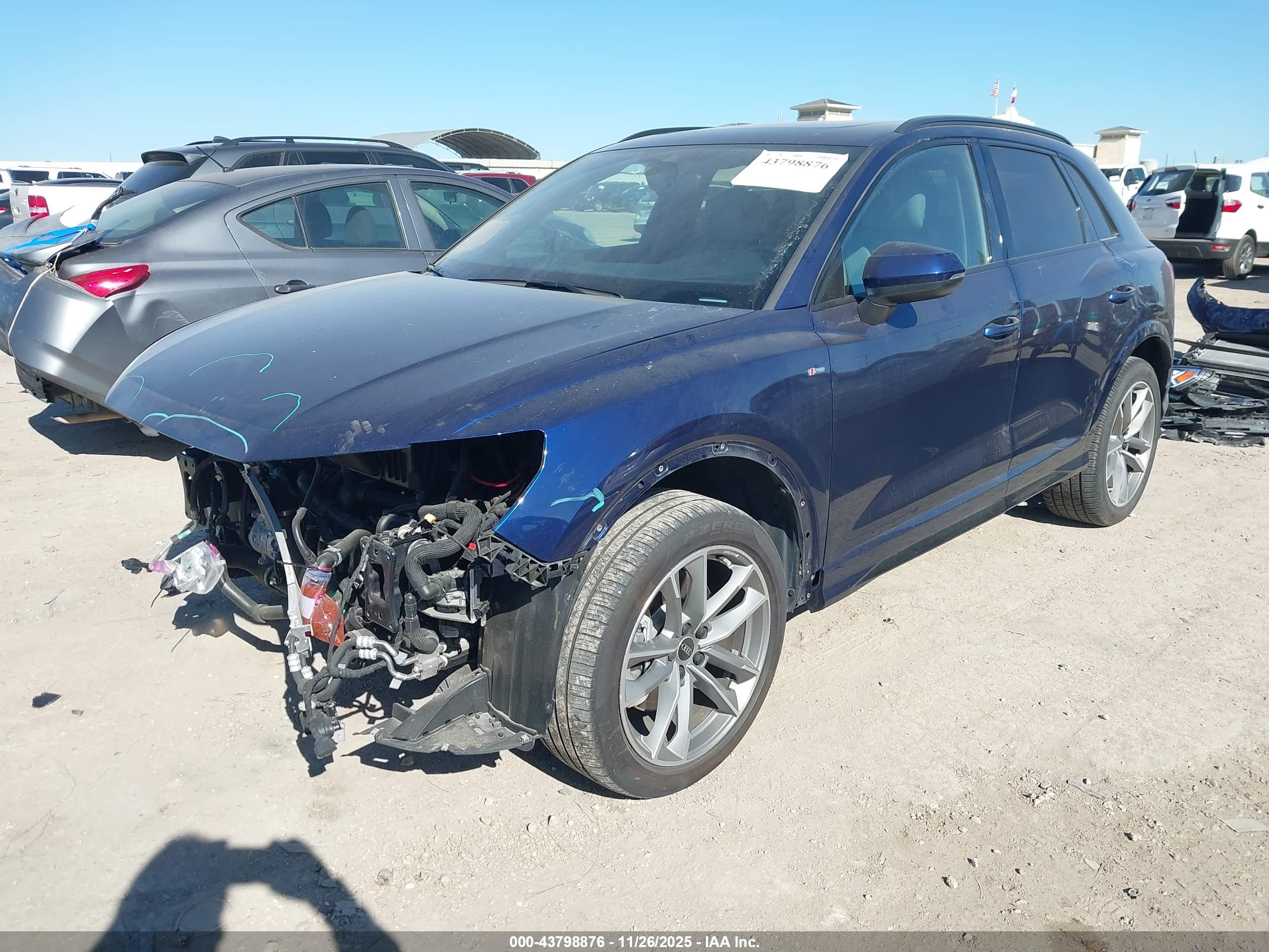 AUDI Q3 image 2