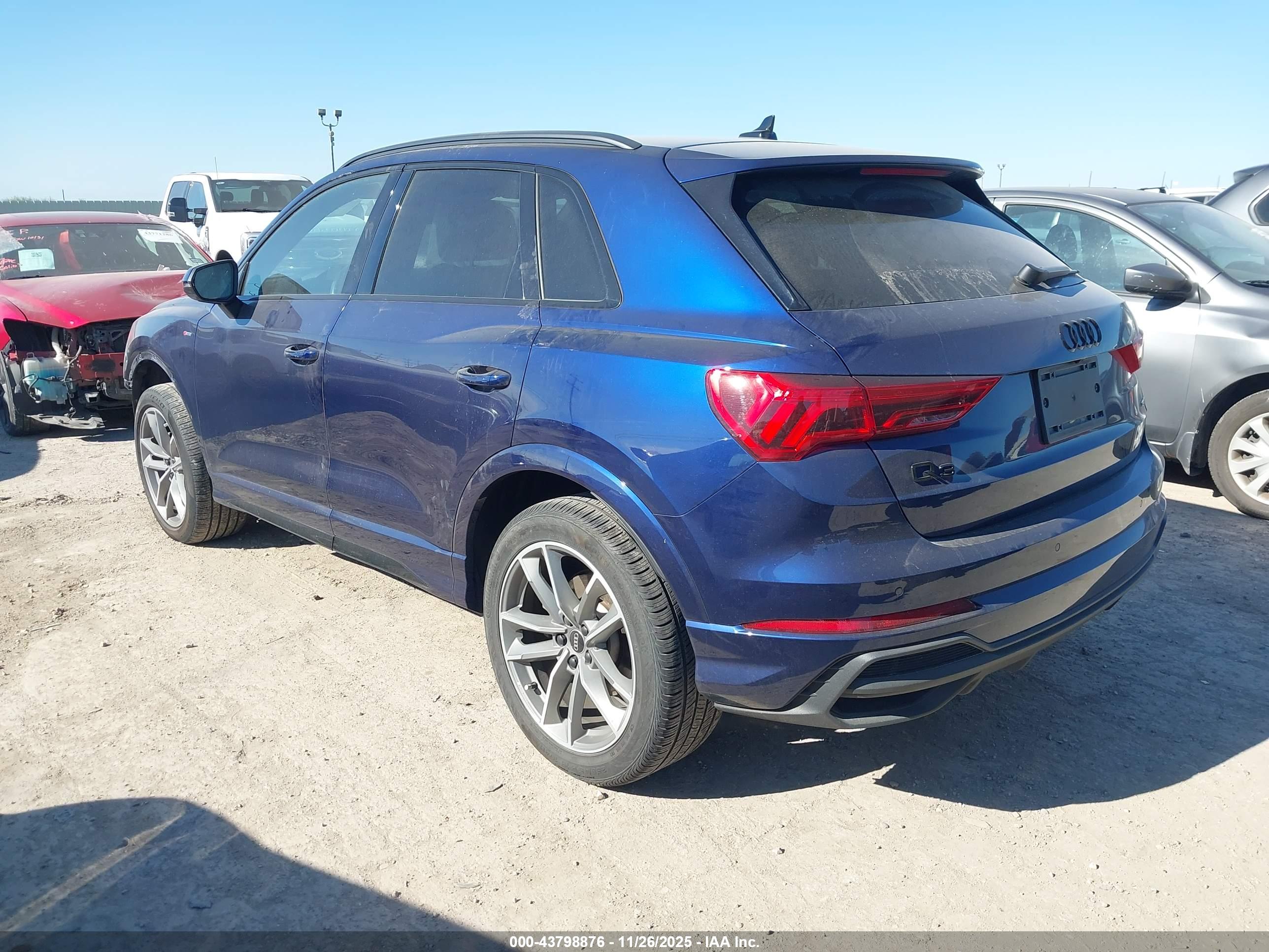 AUDI Q3 image 3