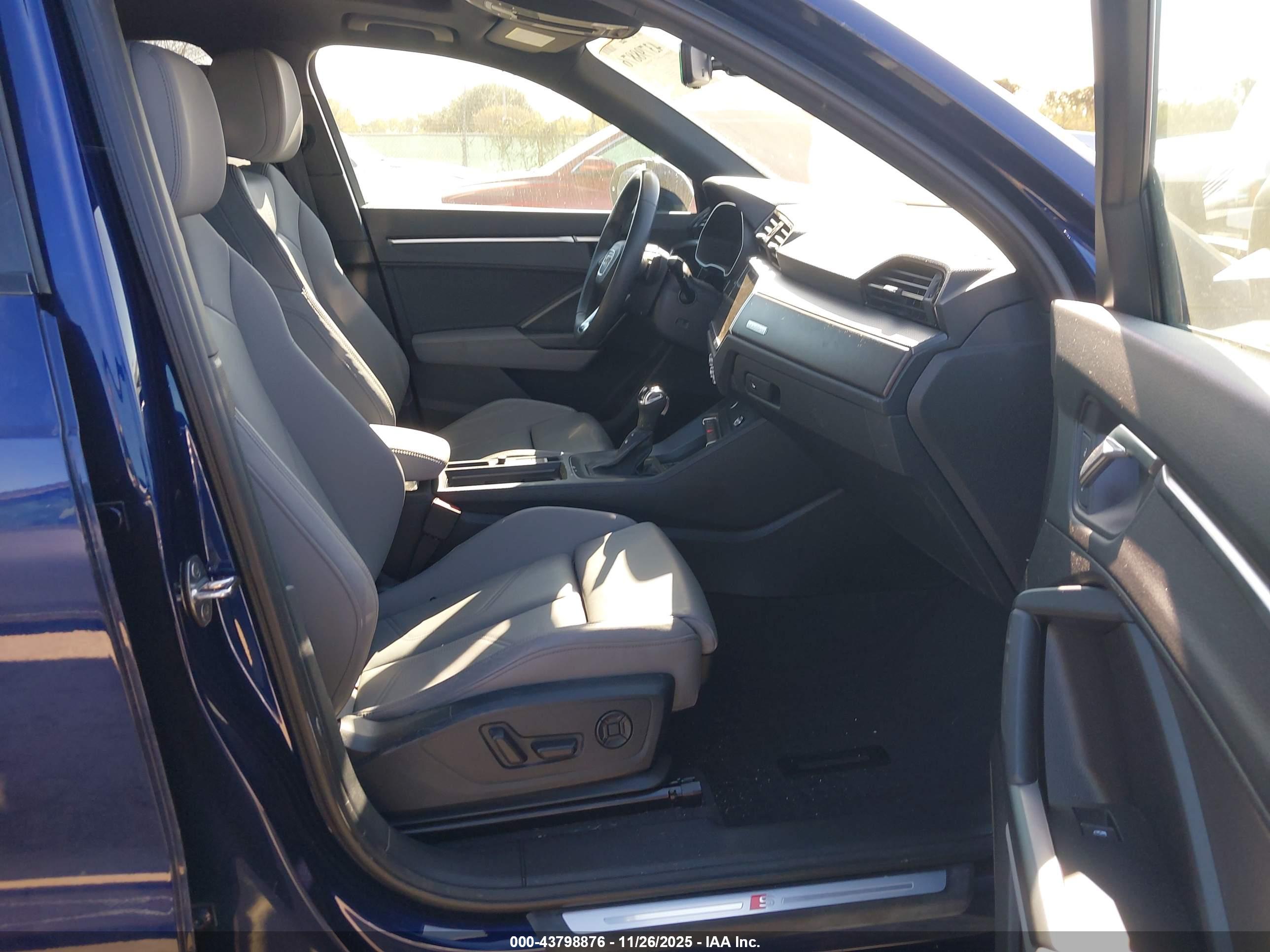 AUDI Q3 image 5