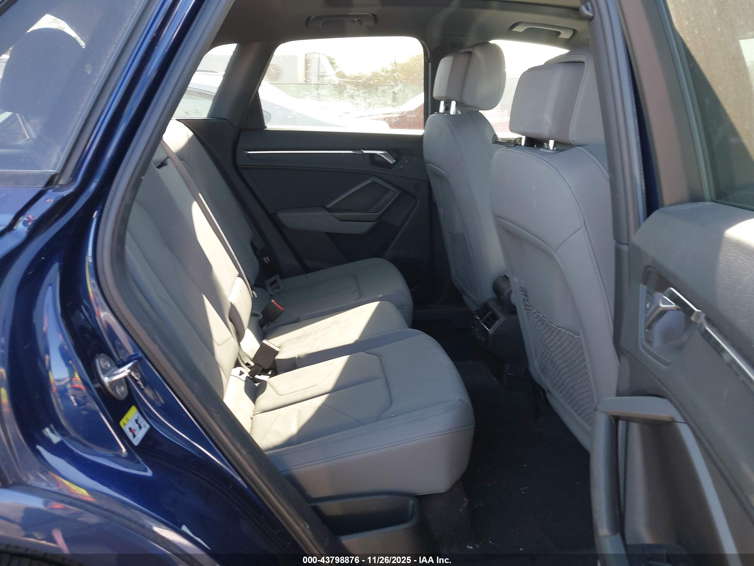 AUDI Q3 image 8