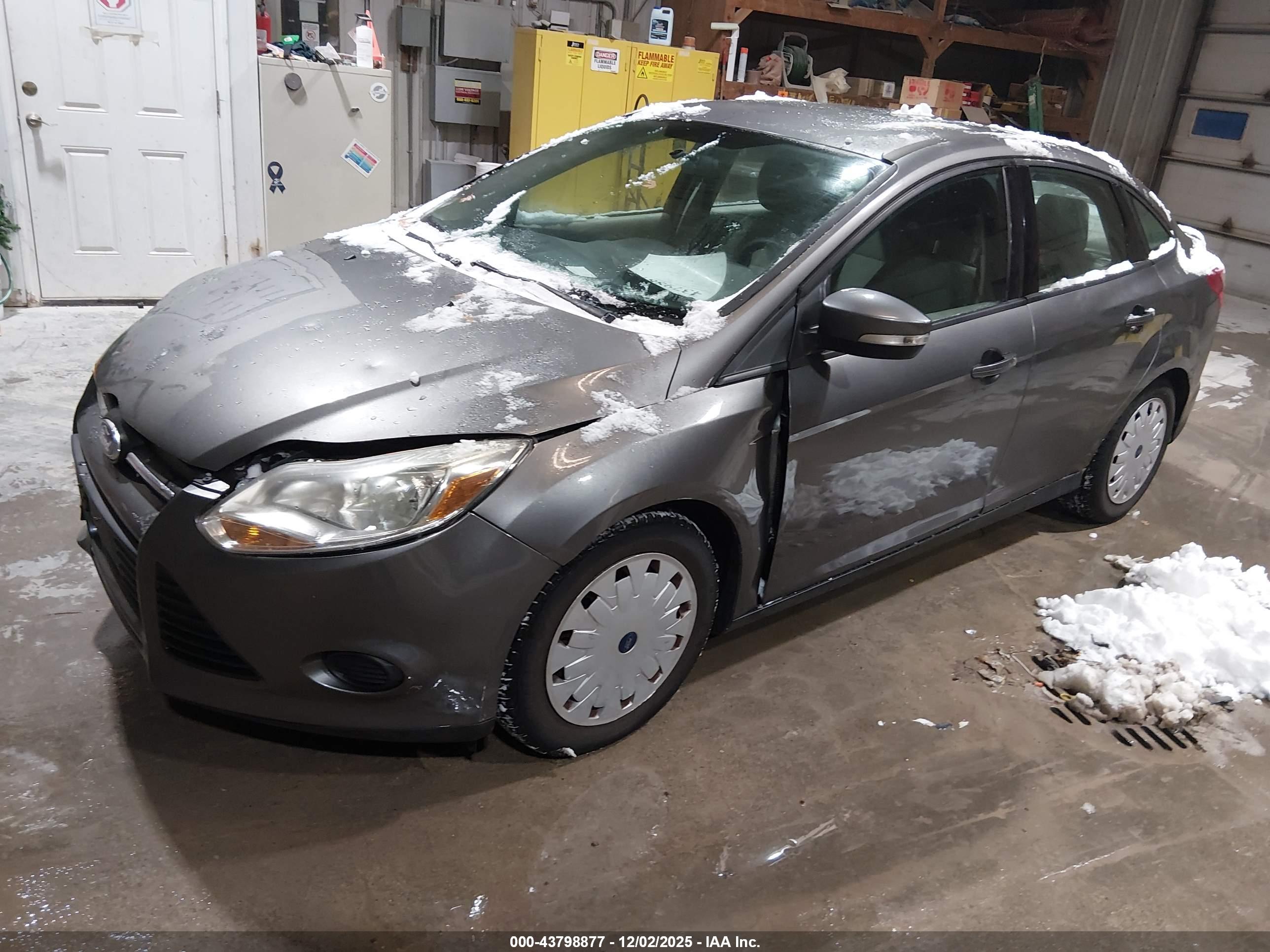 FORD FOCUS image 2