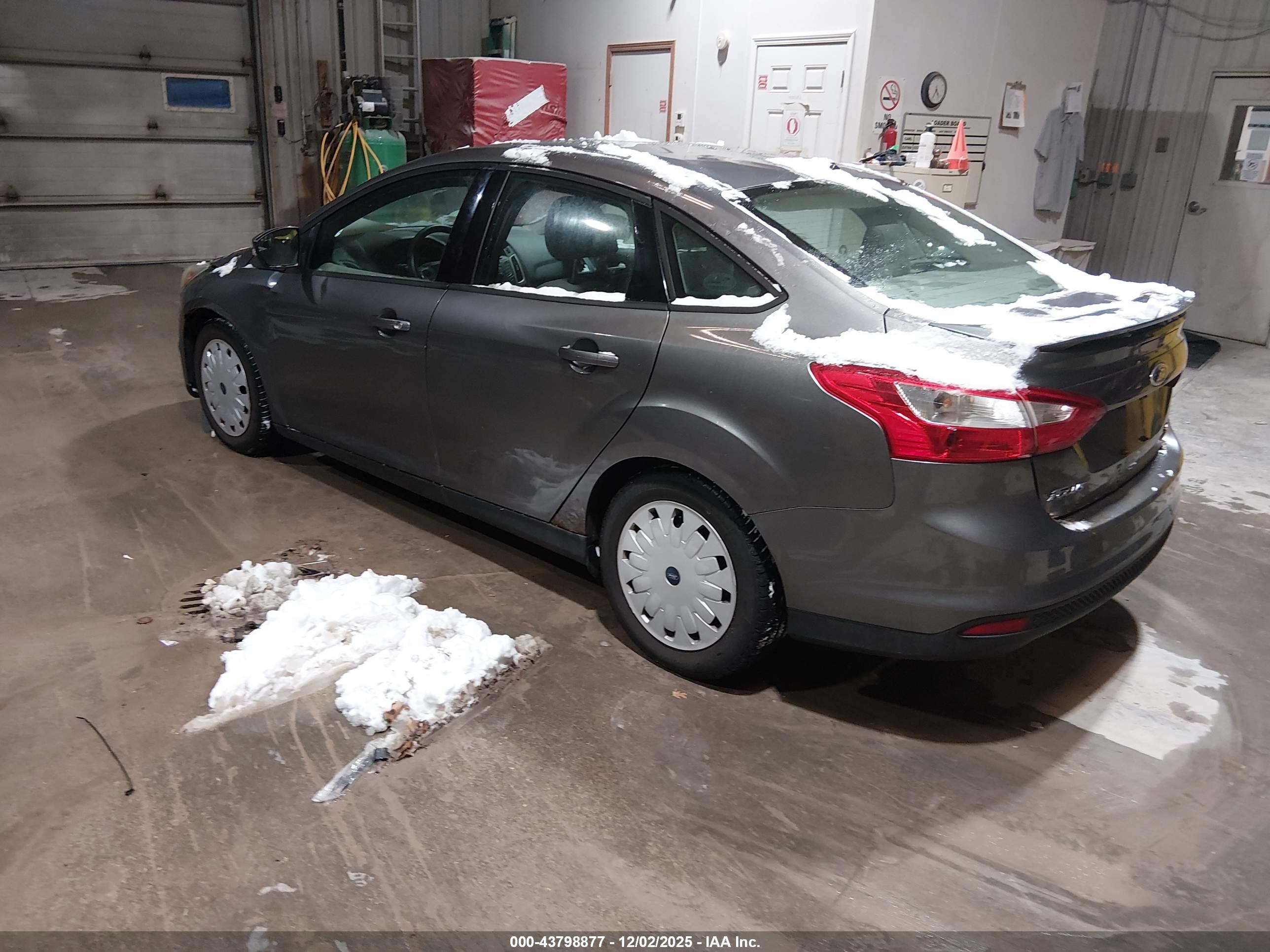 FORD FOCUS image 3