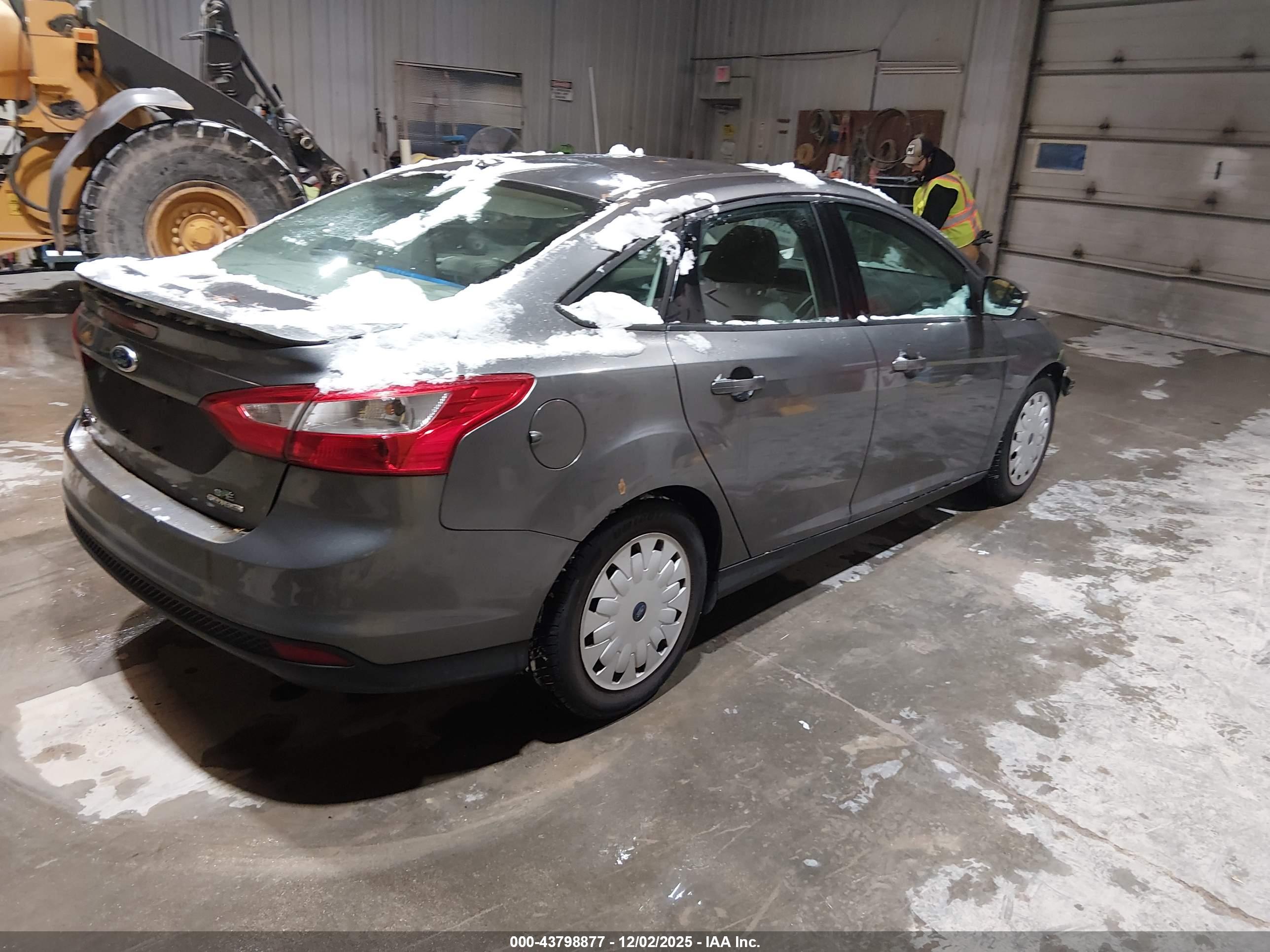 FORD FOCUS image 4