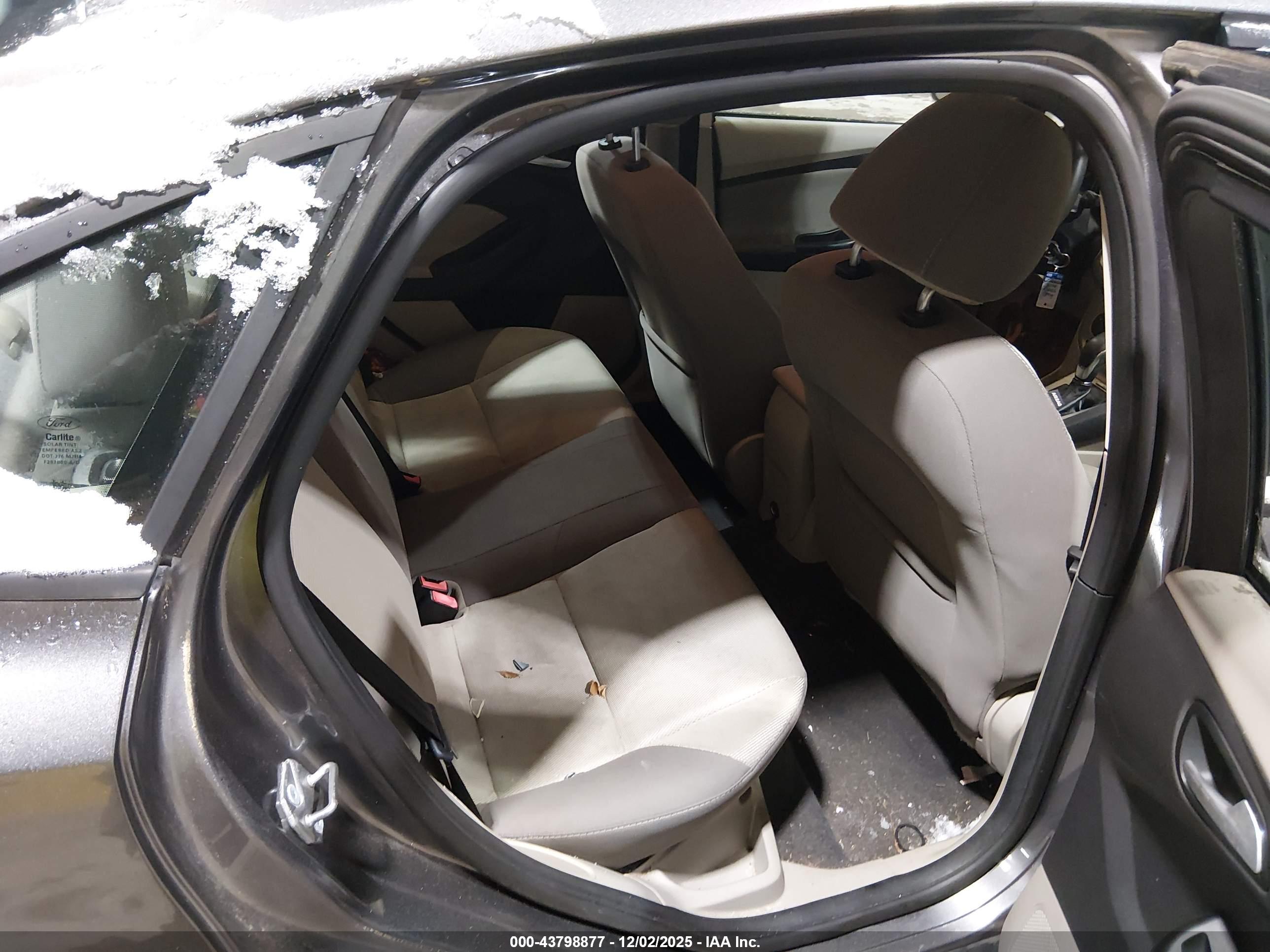 FORD FOCUS image 8
