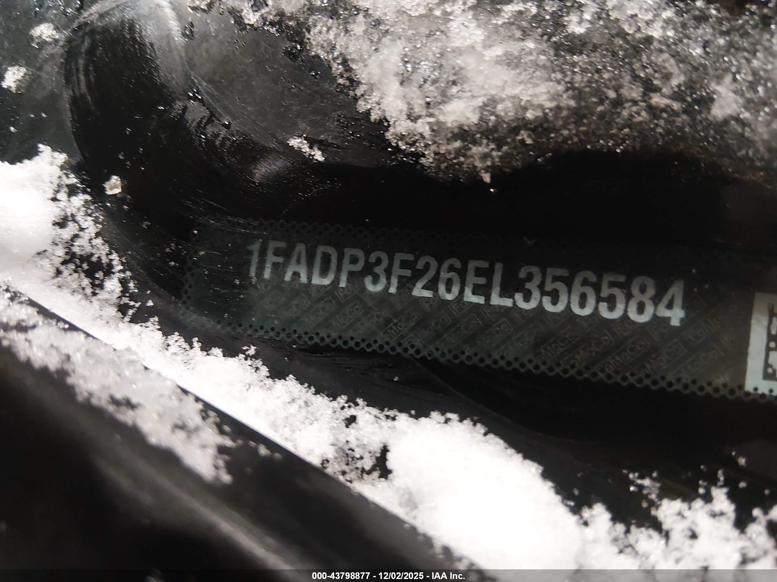FORD FOCUS image 9
