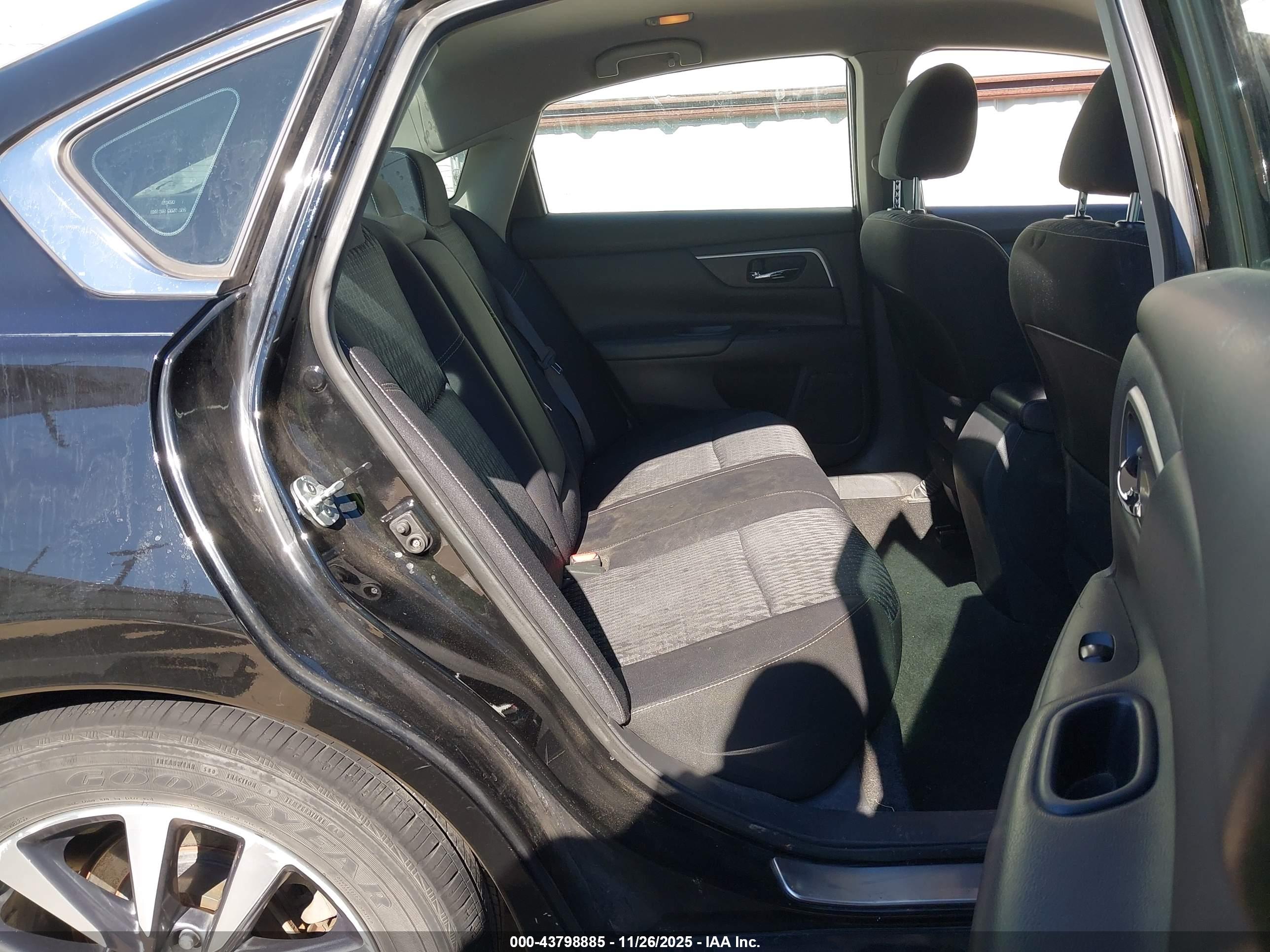 NISSAN ALTIMA image 8