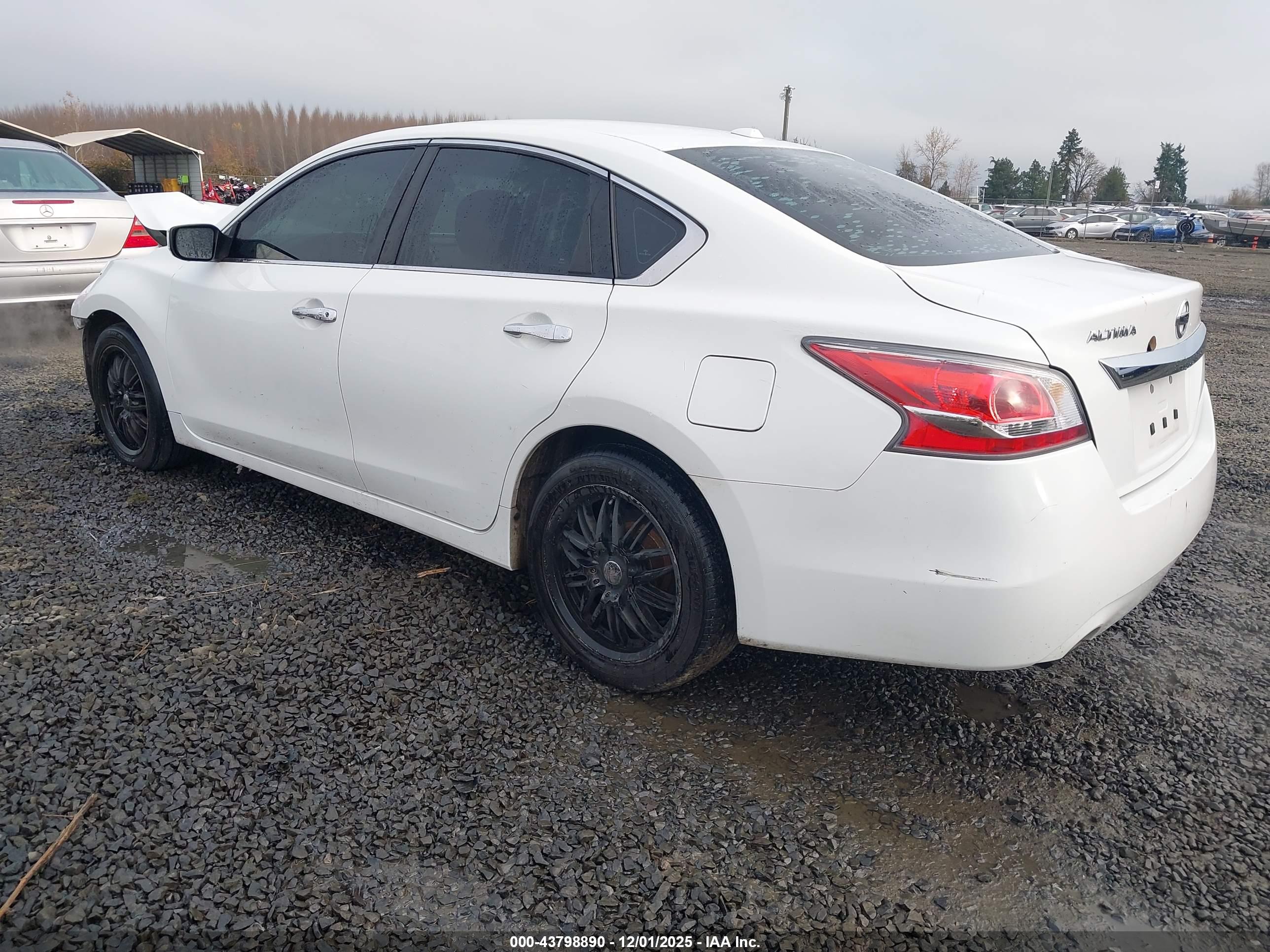 NISSAN ALTIMA image 3