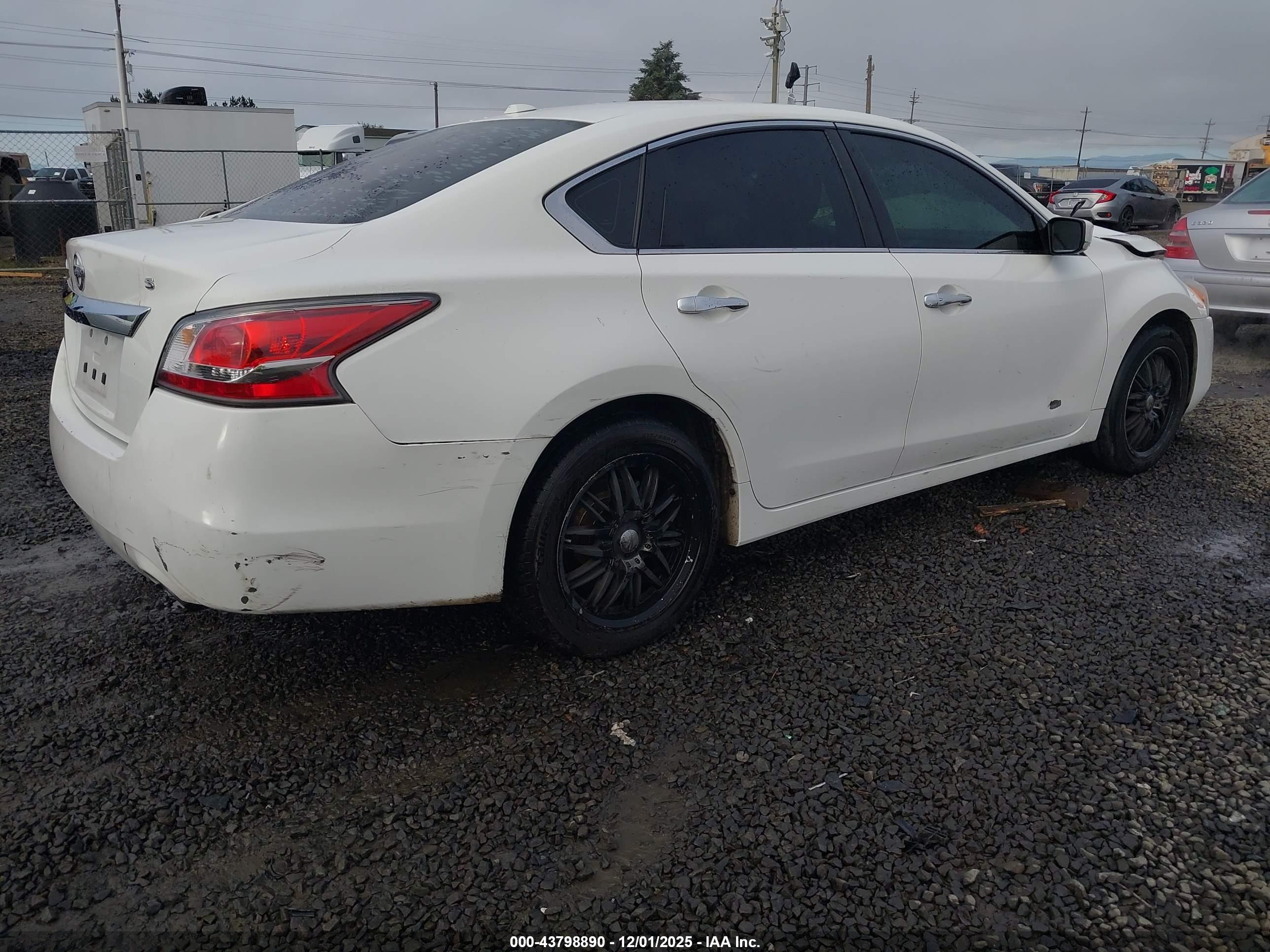 NISSAN ALTIMA image 4