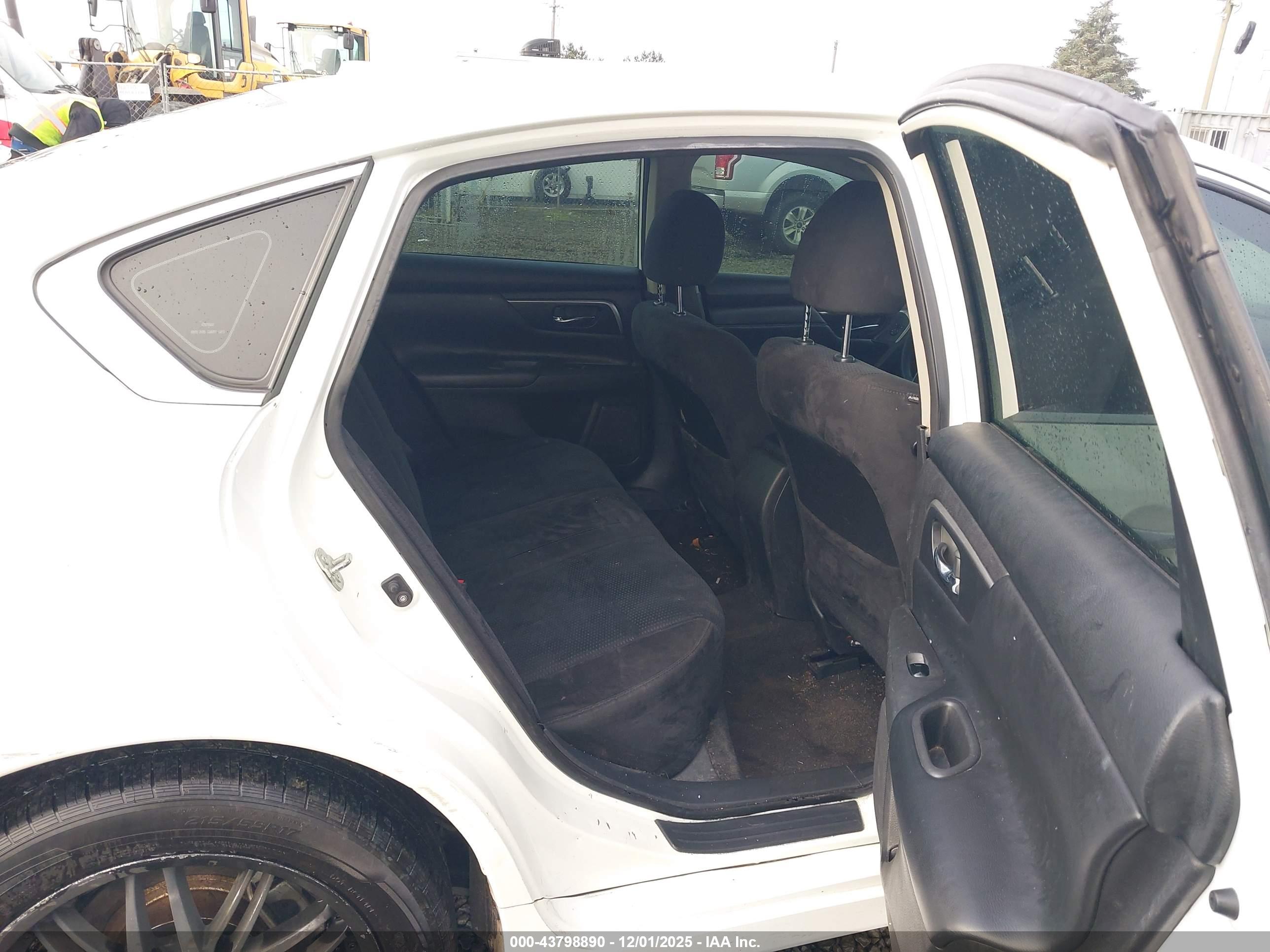 NISSAN ALTIMA image 8