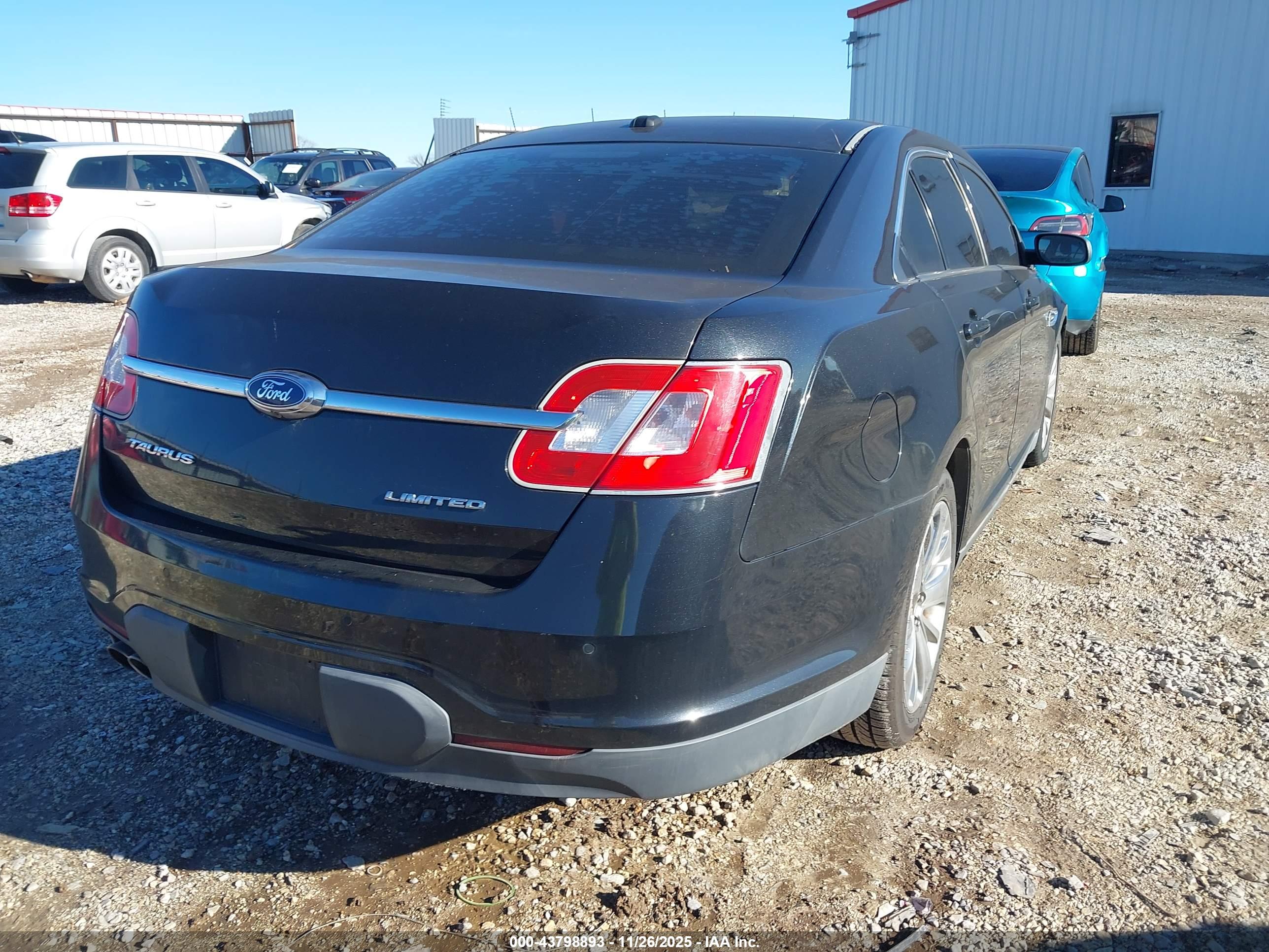 FORD TAURUS image 4