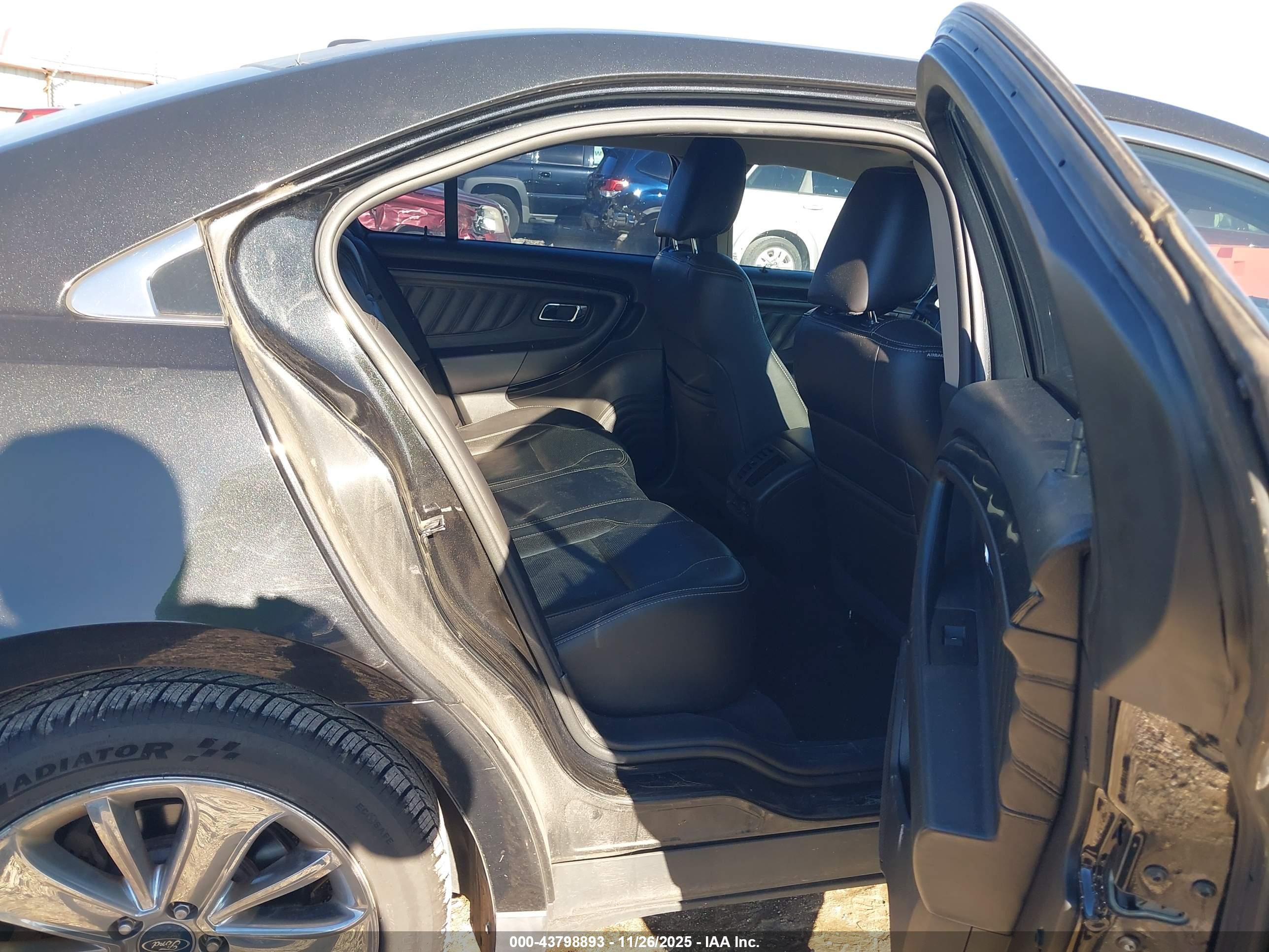 FORD TAURUS image 8