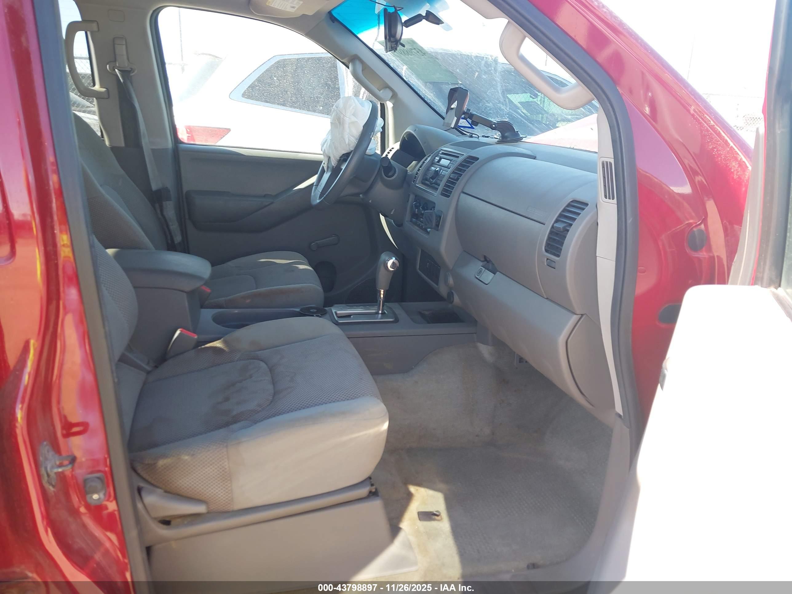 NISSAN FRONTIER image 5