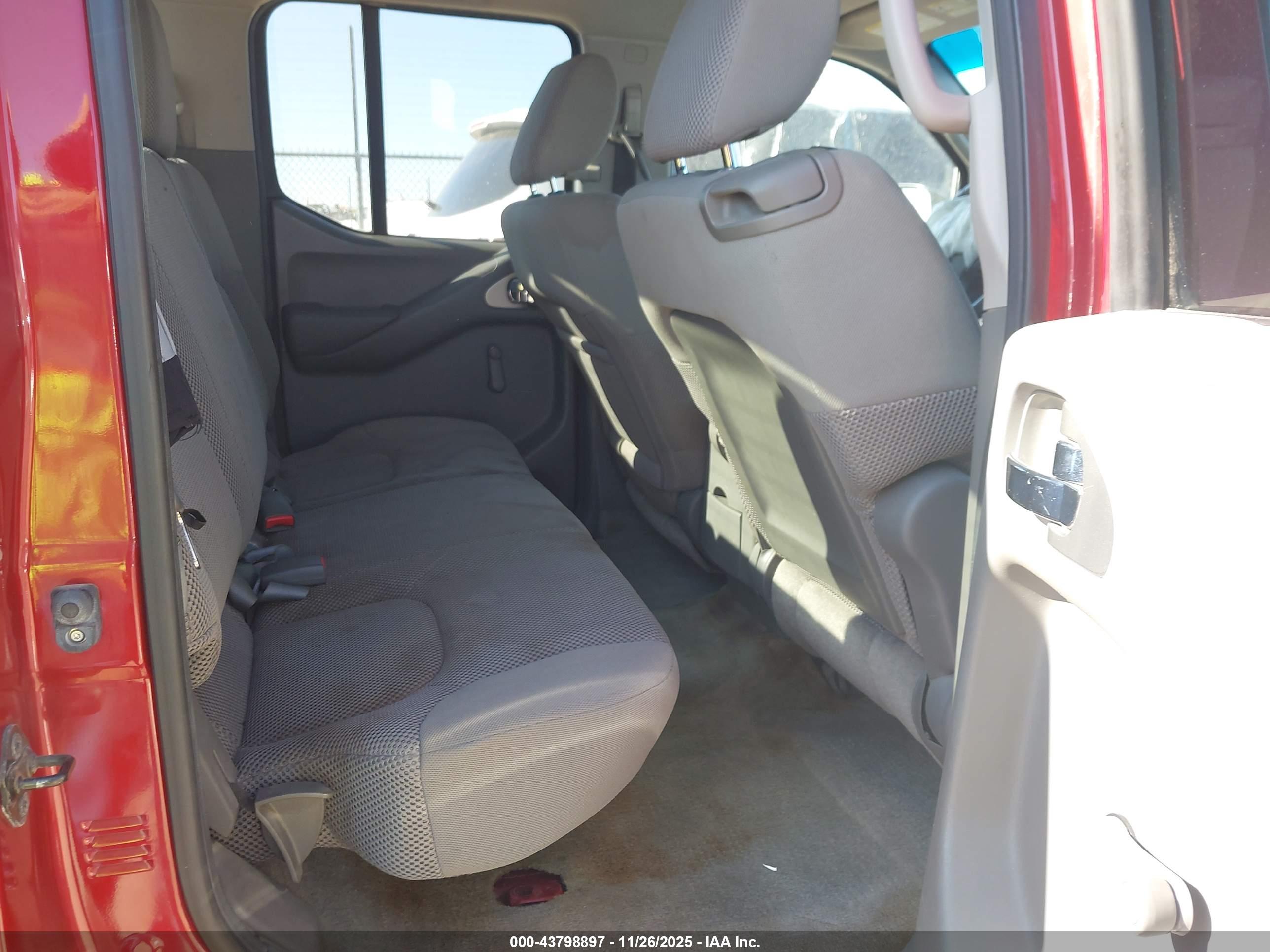 NISSAN FRONTIER image 8