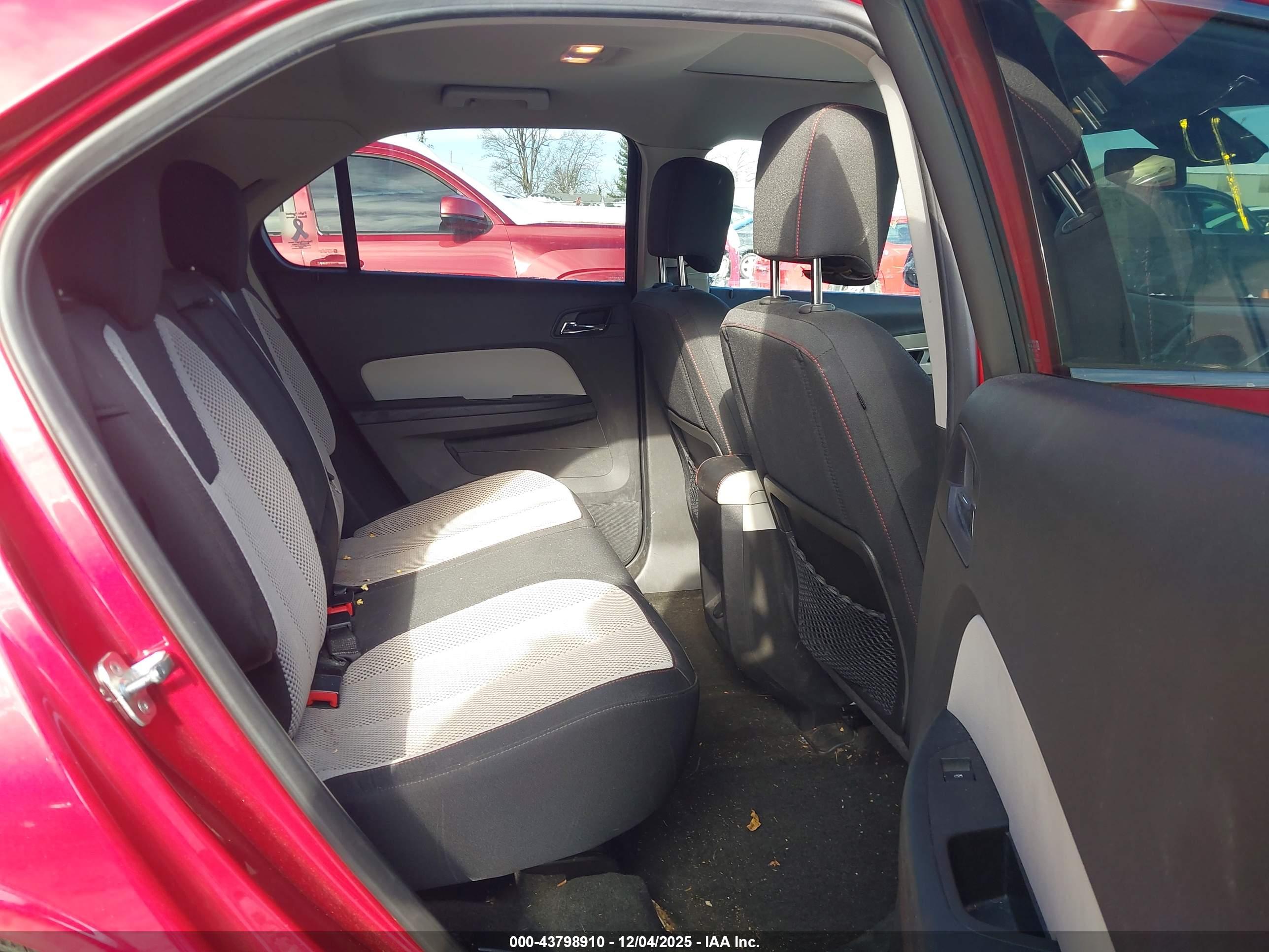 CHEVROLET EQUINOX image 8