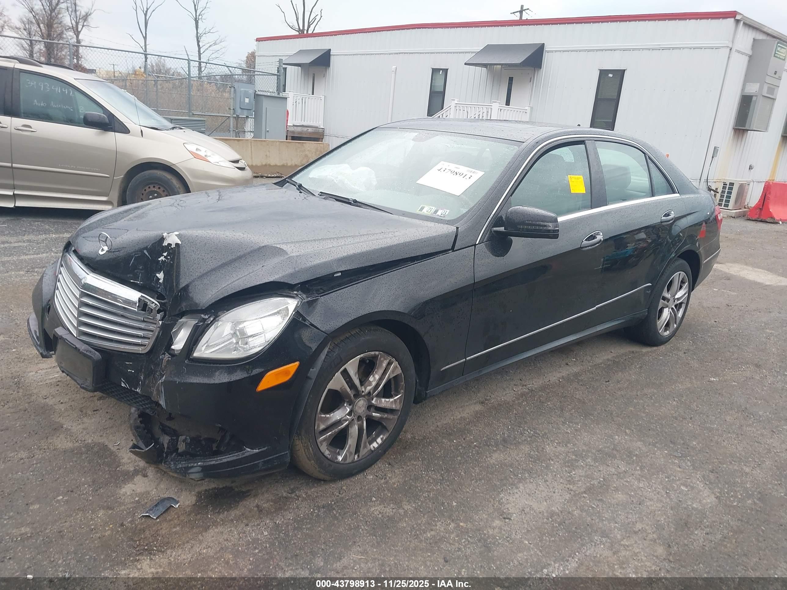 MERCEDES-BENZ E image 2