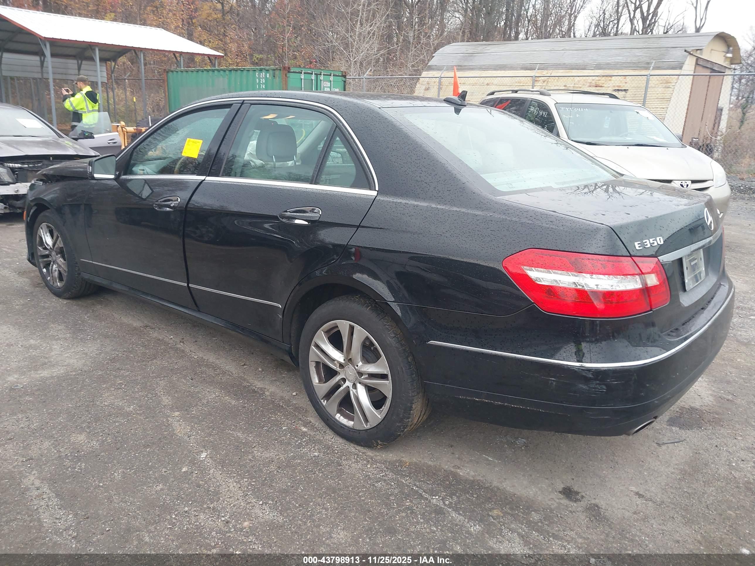 MERCEDES-BENZ E image 3