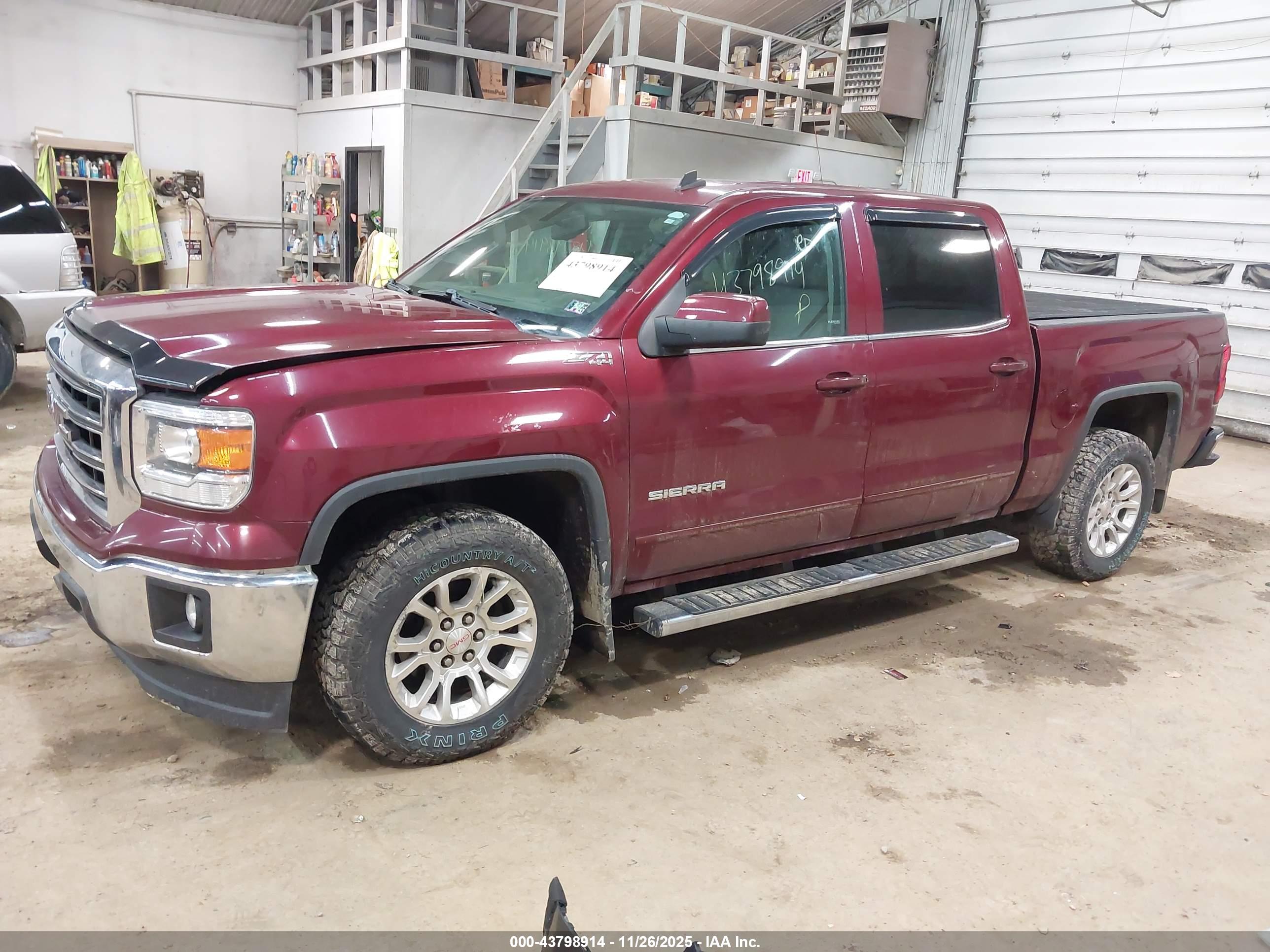 GMC SIERRA image 2