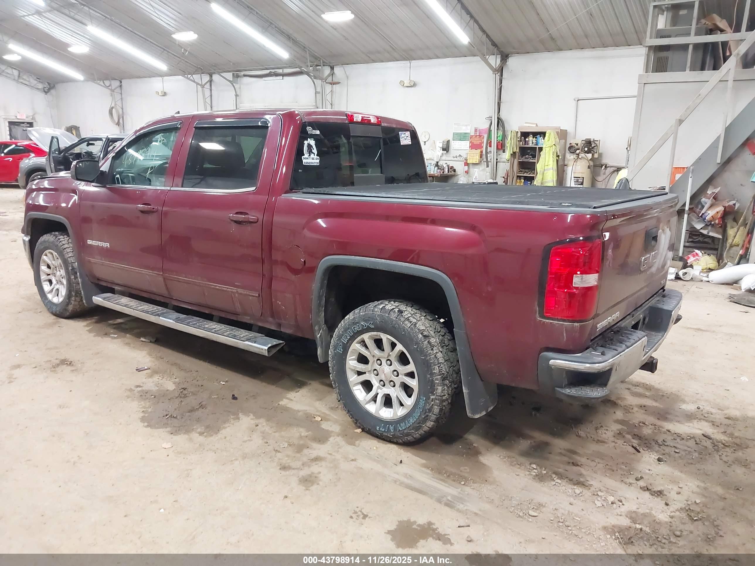 GMC SIERRA image 3