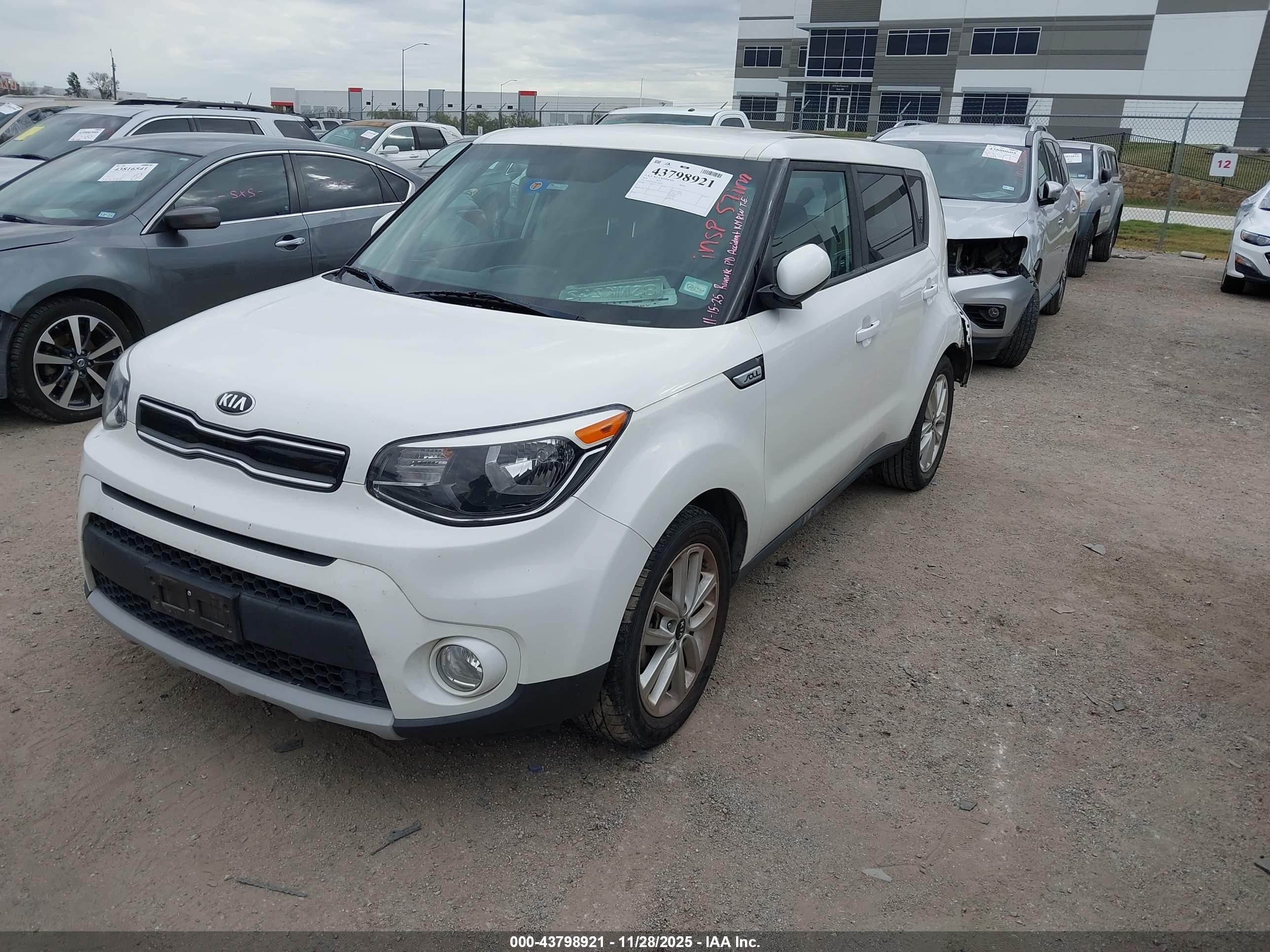 KIA SOUL image 2