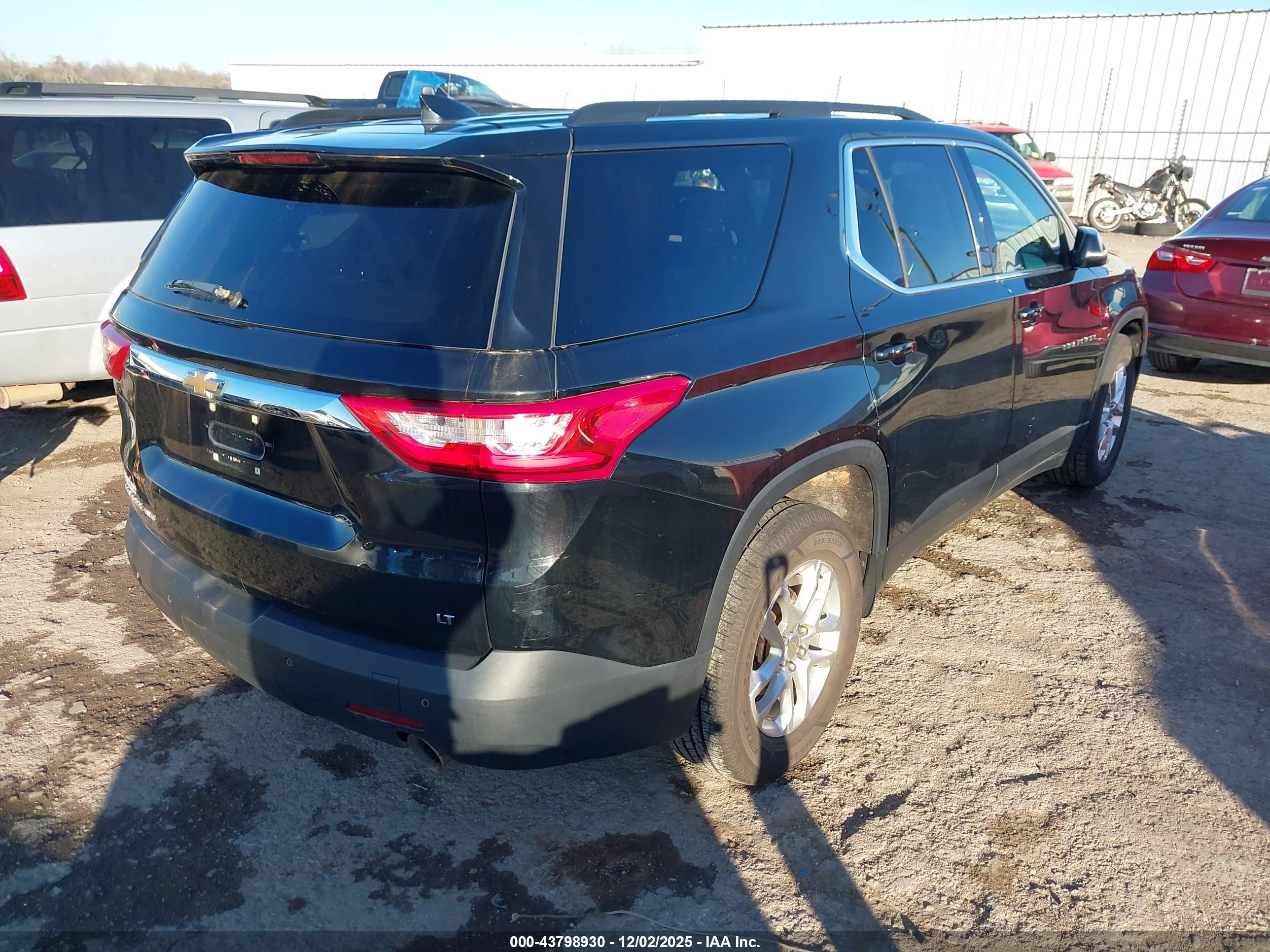 CHEVROLET TRAVERSE image 4