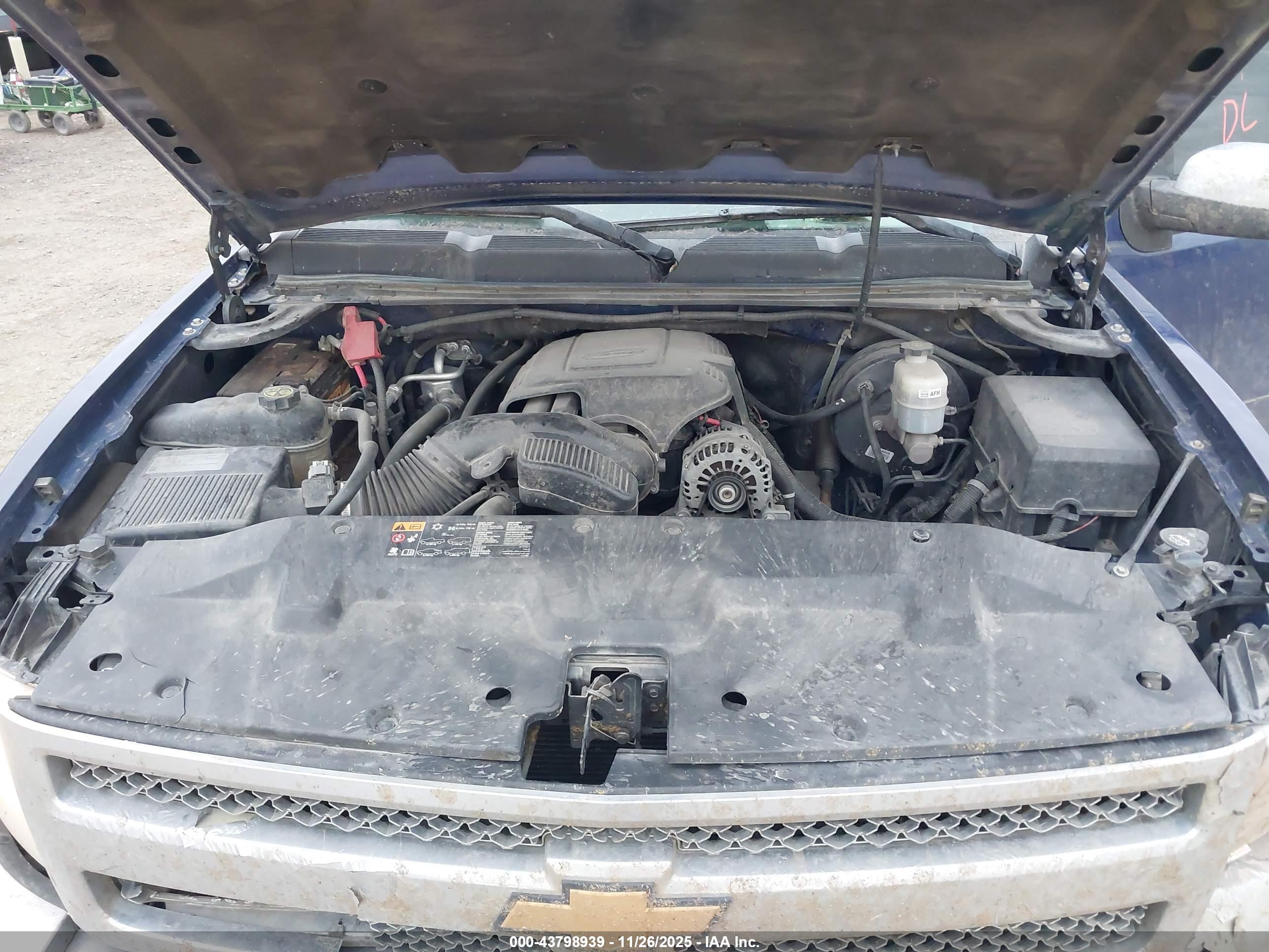 CHEVROLET SILVERADO image 10