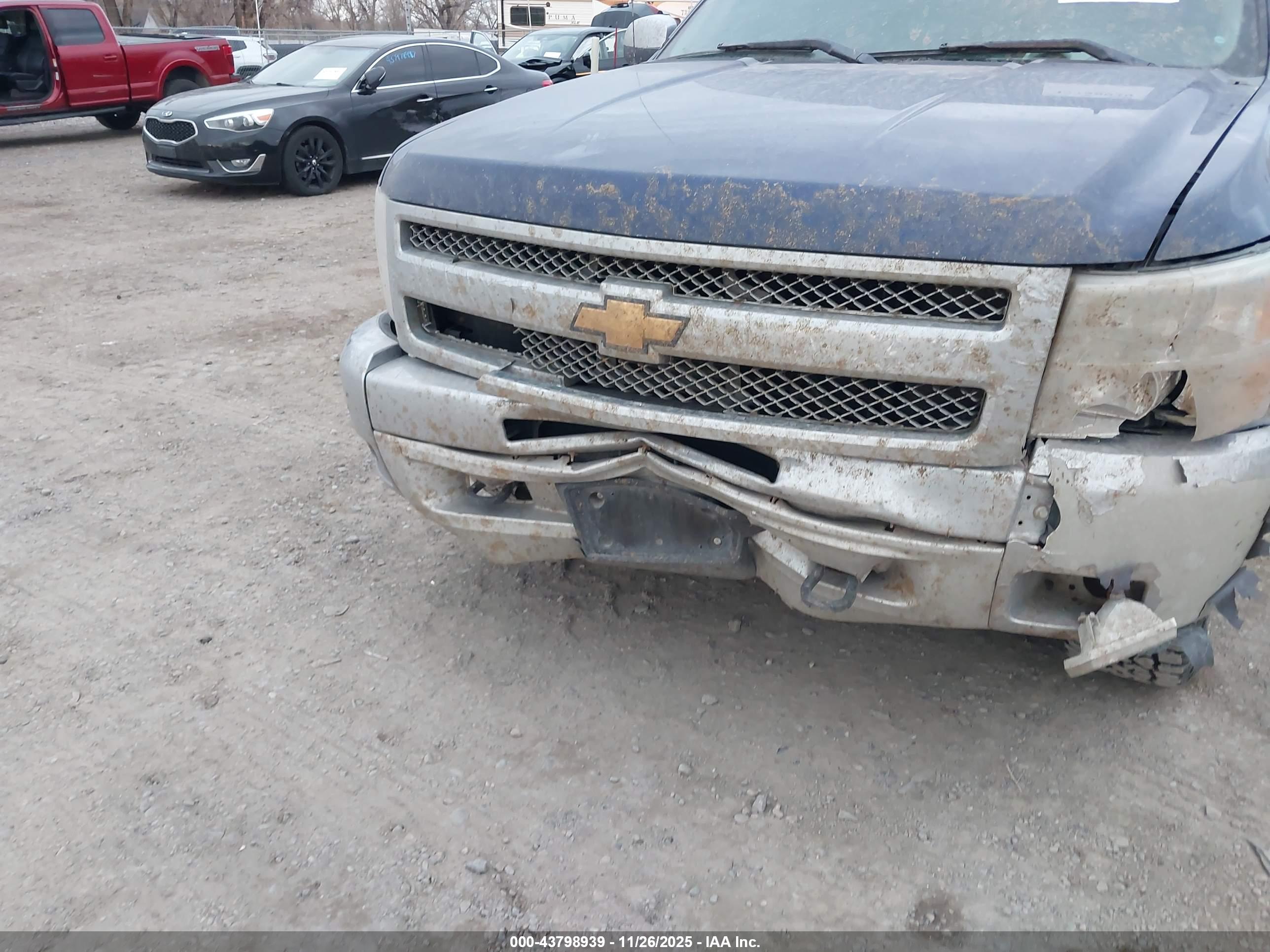 CHEVROLET SILVERADO image 6
