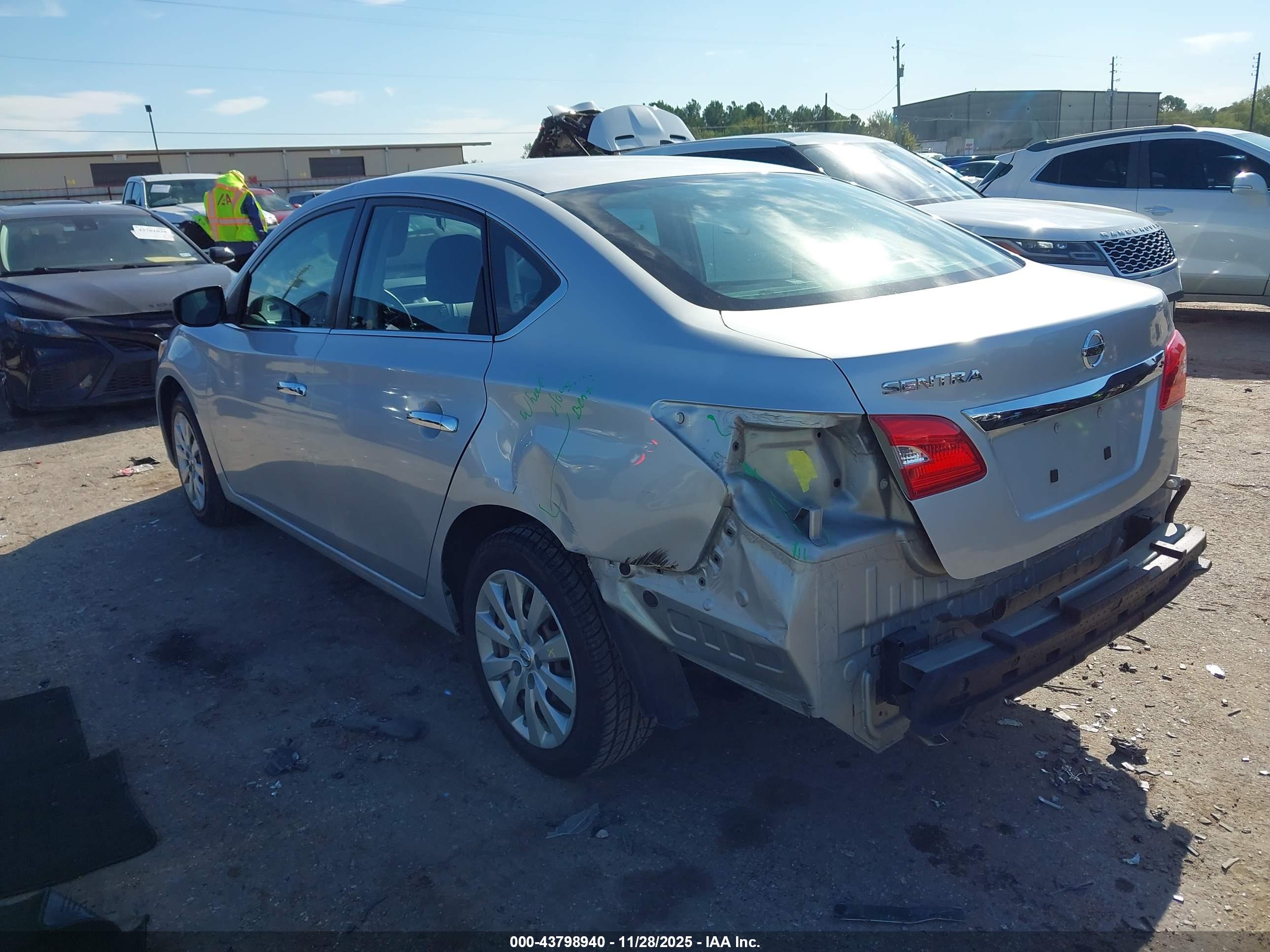 NISSAN SENTRA image 3