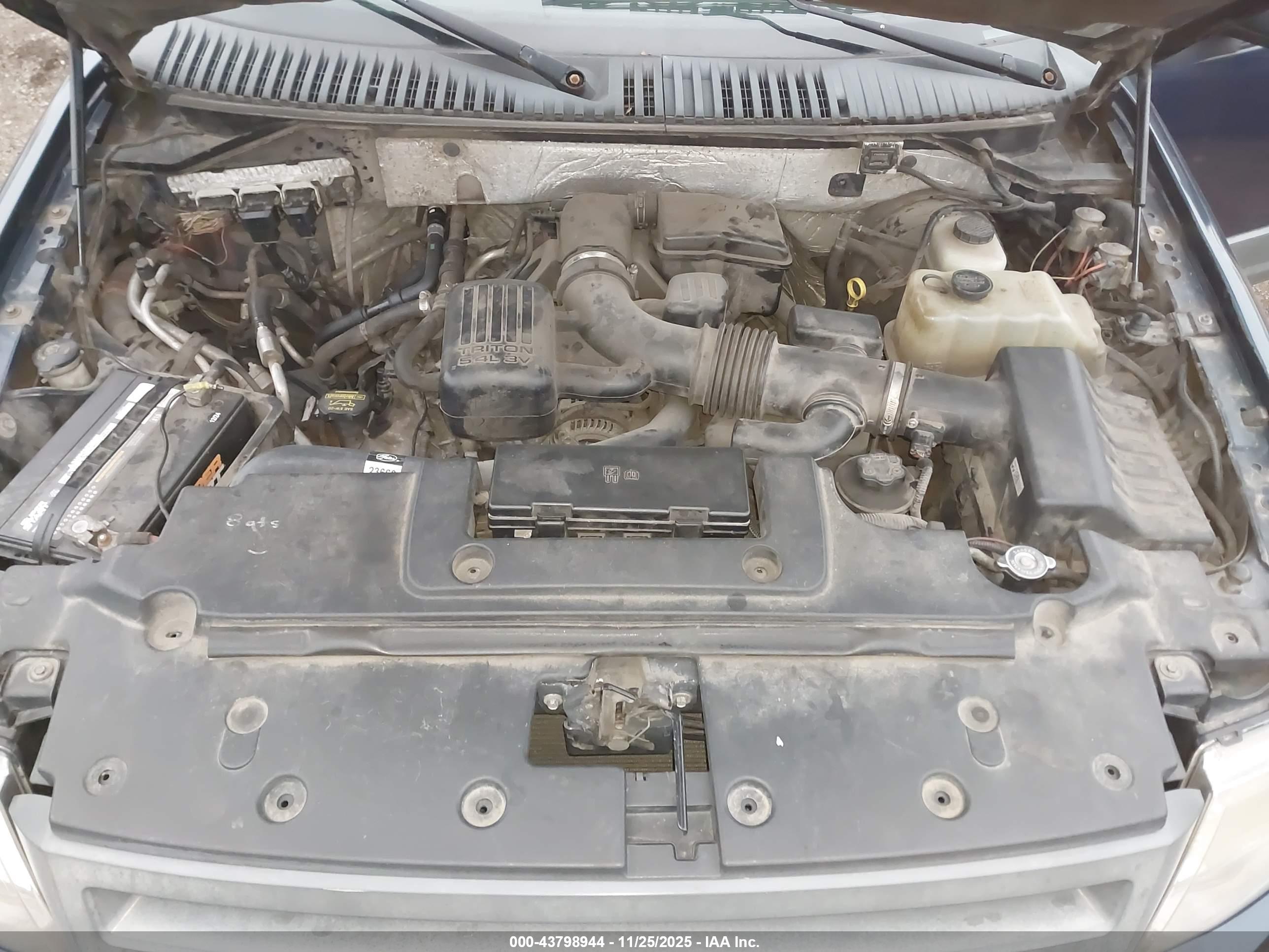 FORD EXPEDITION image 10