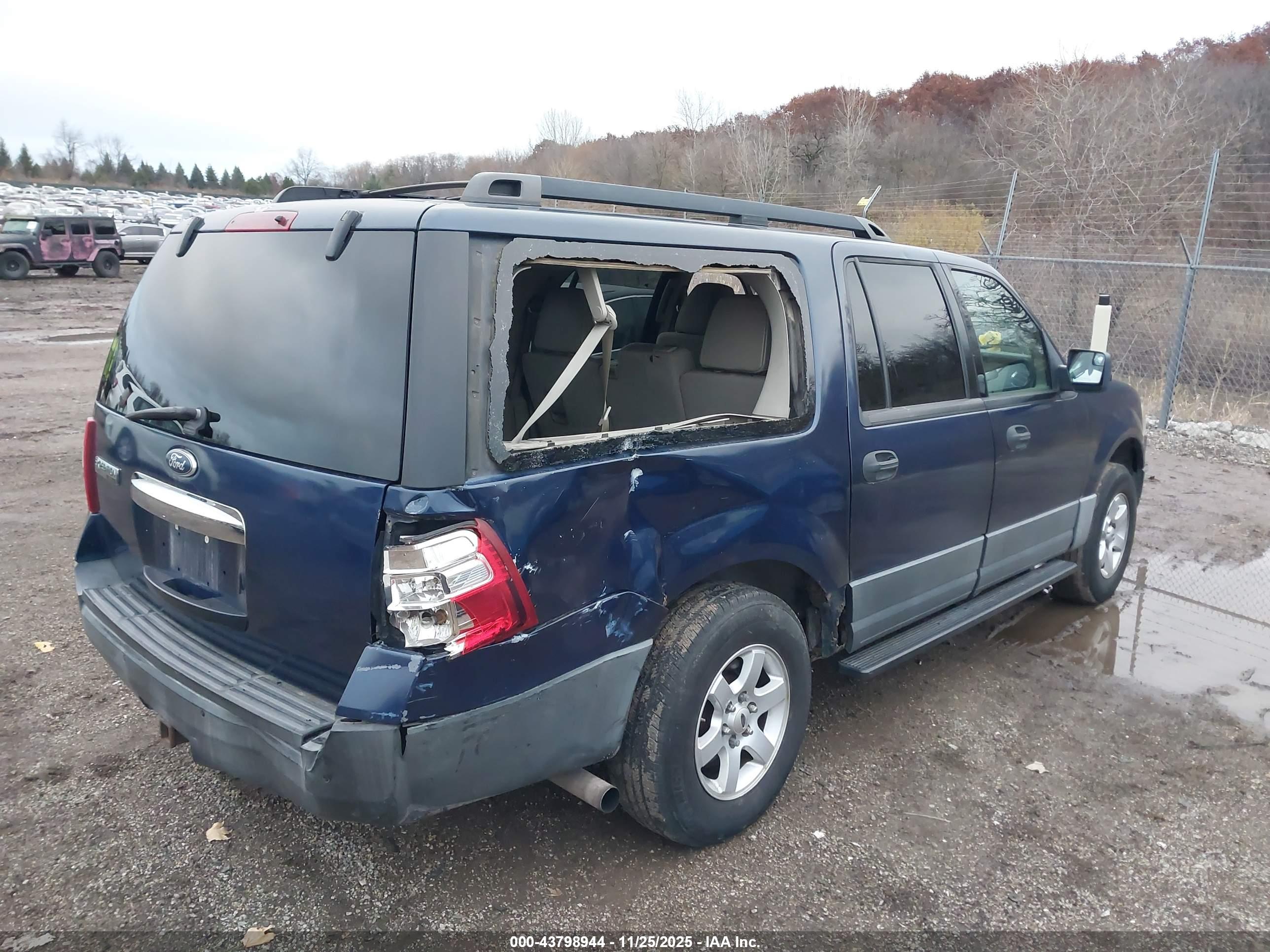FORD EXPEDITION image 4