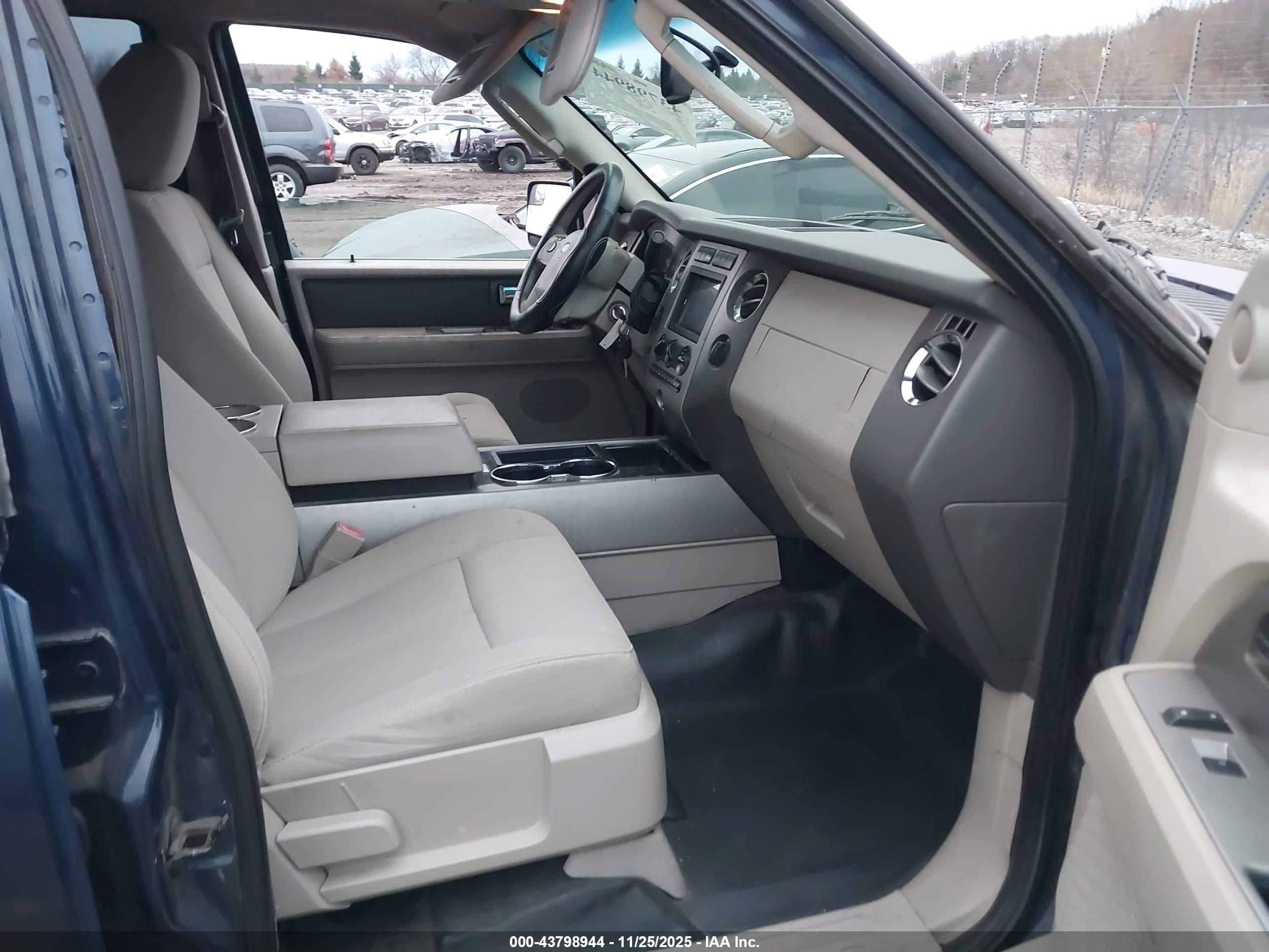 FORD EXPEDITION image 5