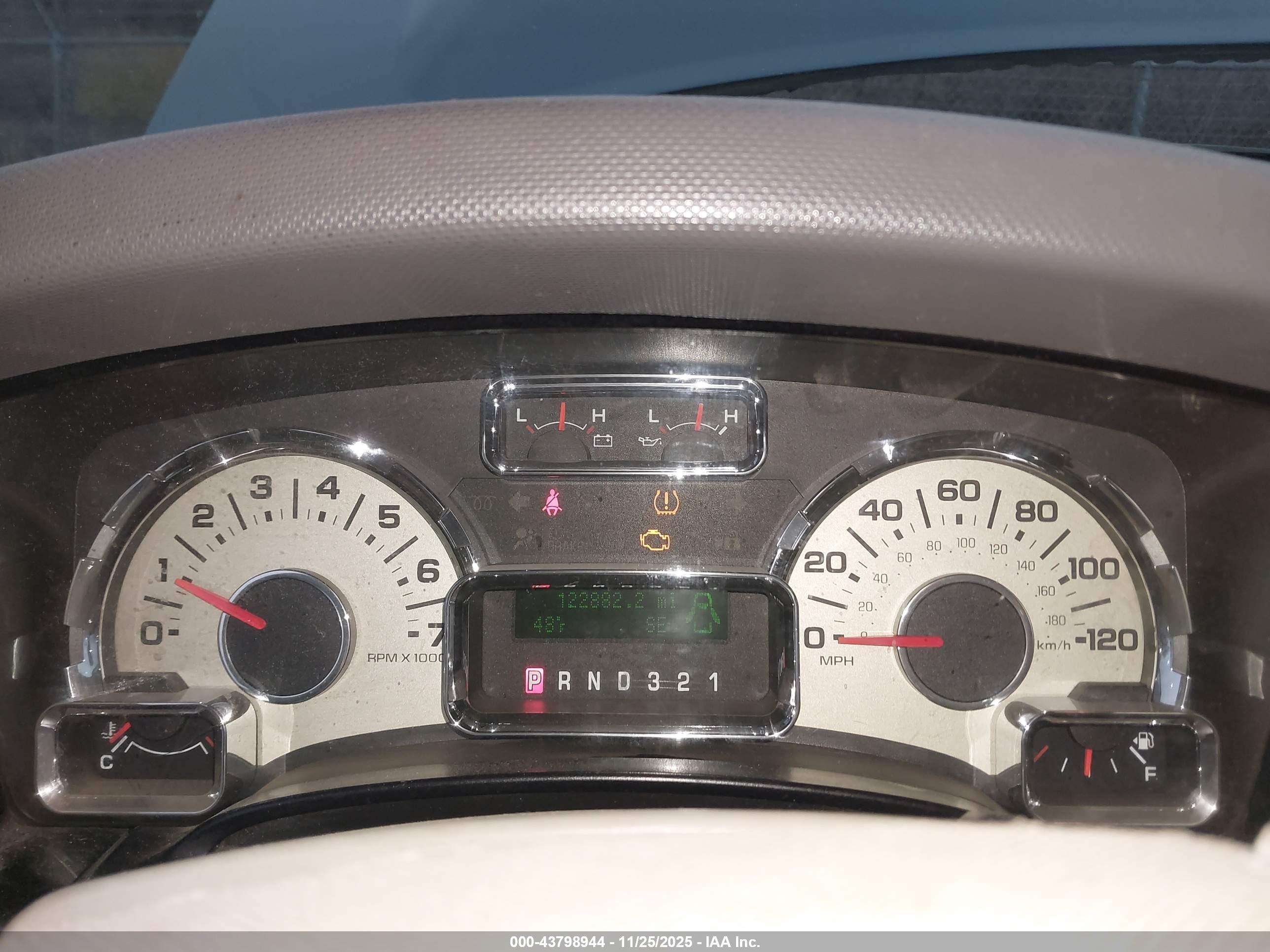FORD EXPEDITION image 7