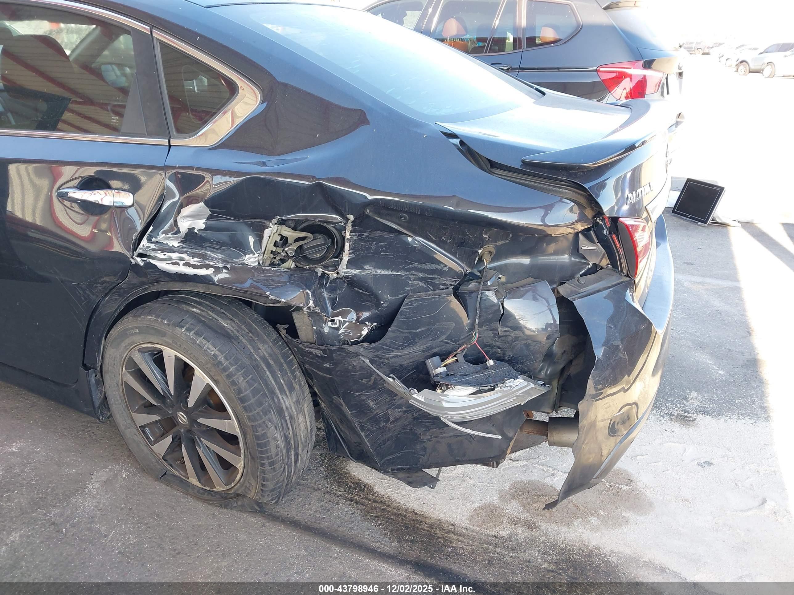 NISSAN ALTIMA image 6