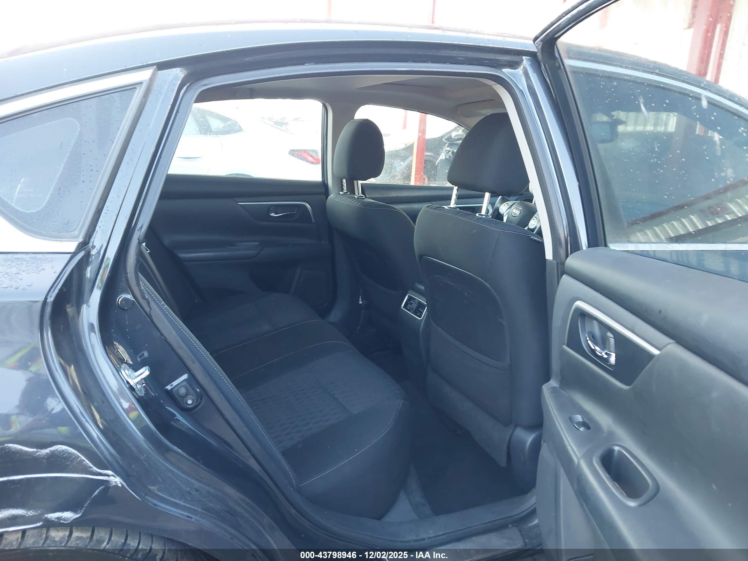 NISSAN ALTIMA image 8