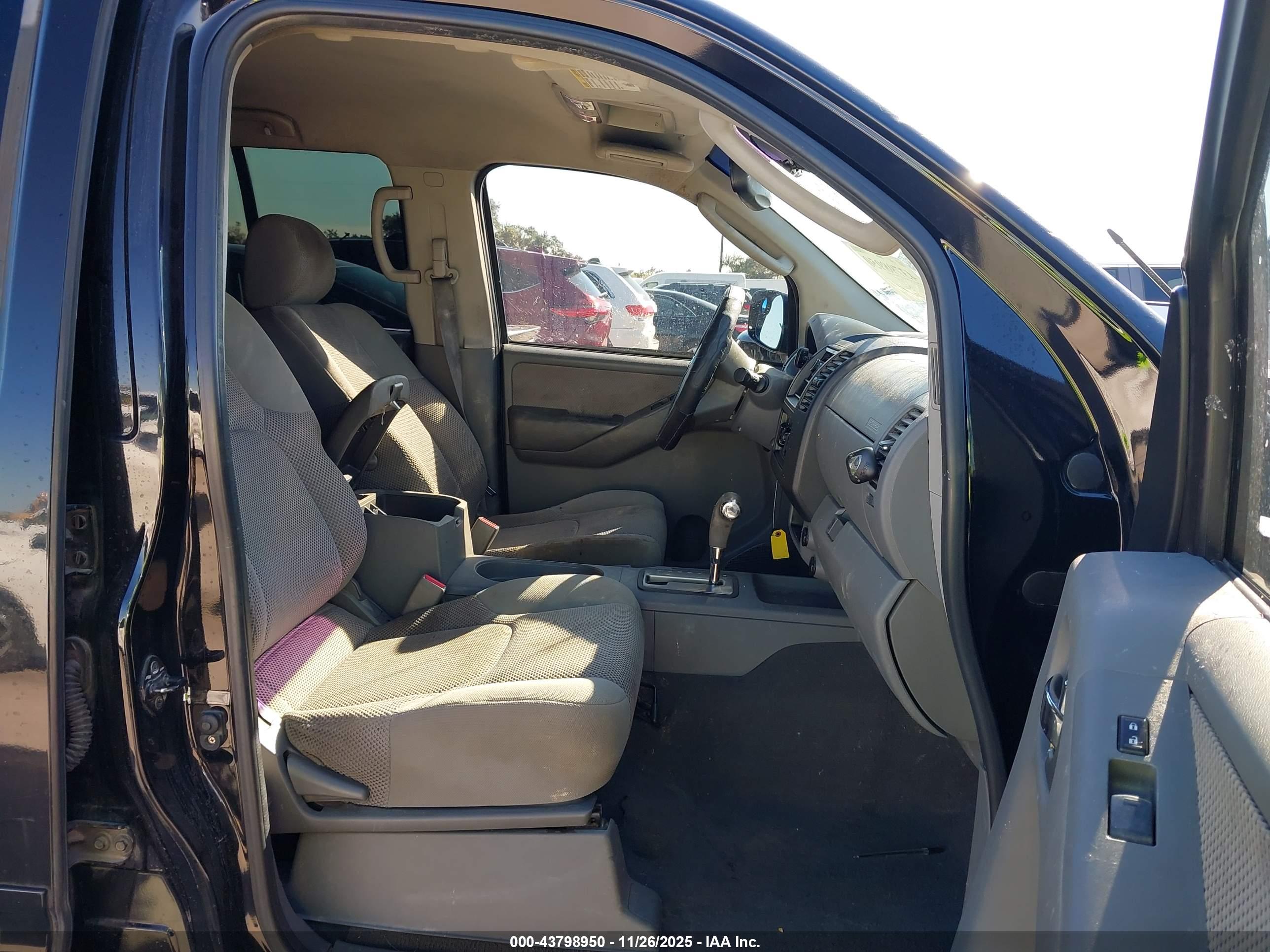 NISSAN FRONTIER image 5