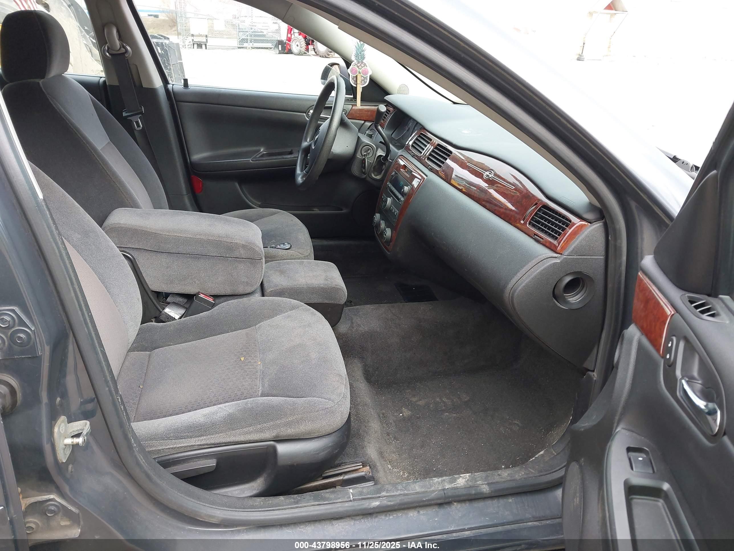 CHEVROLET IMPALA image 5