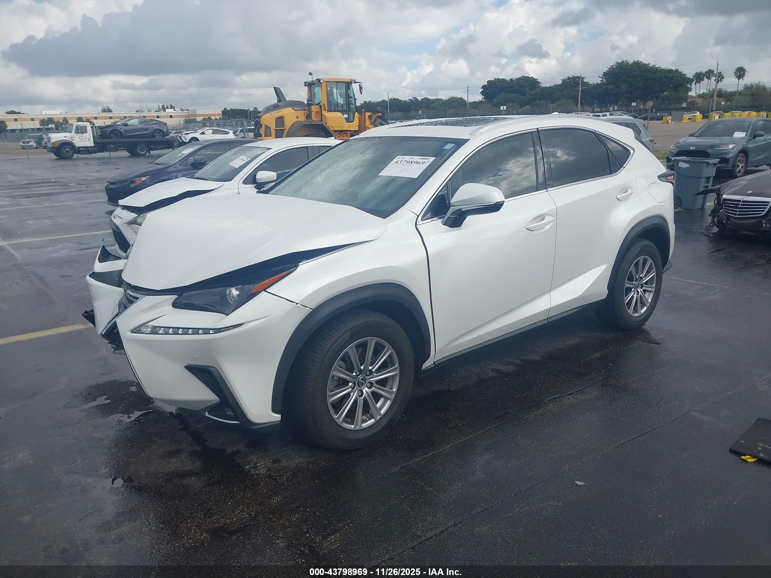 LEXUS NX image 2