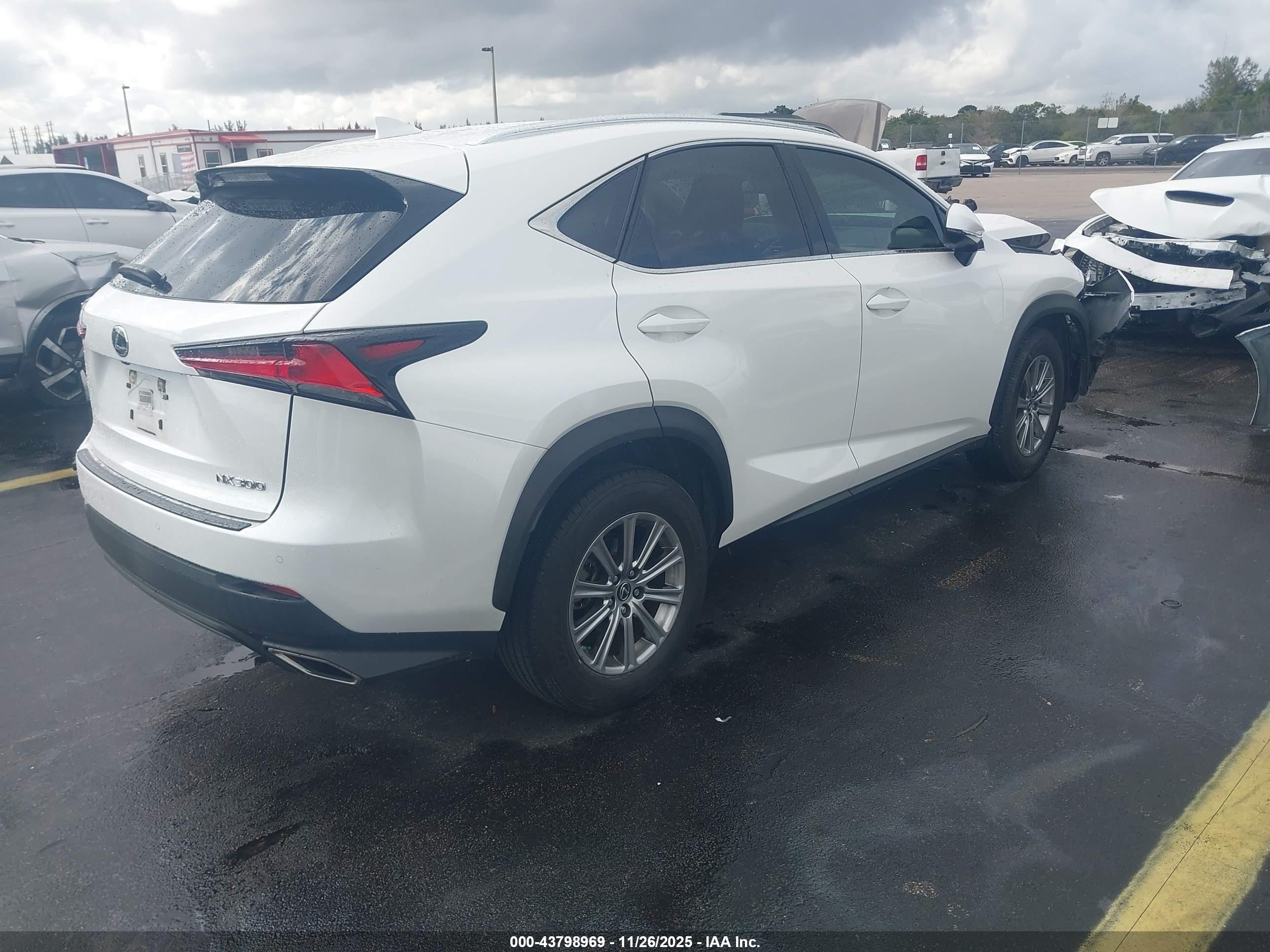 LEXUS NX image 4