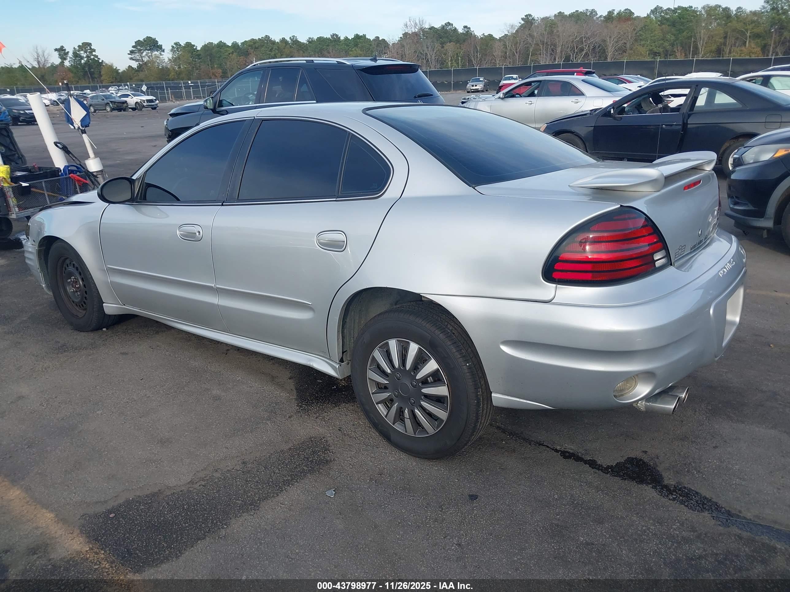 PONTIAC GRAND image 3