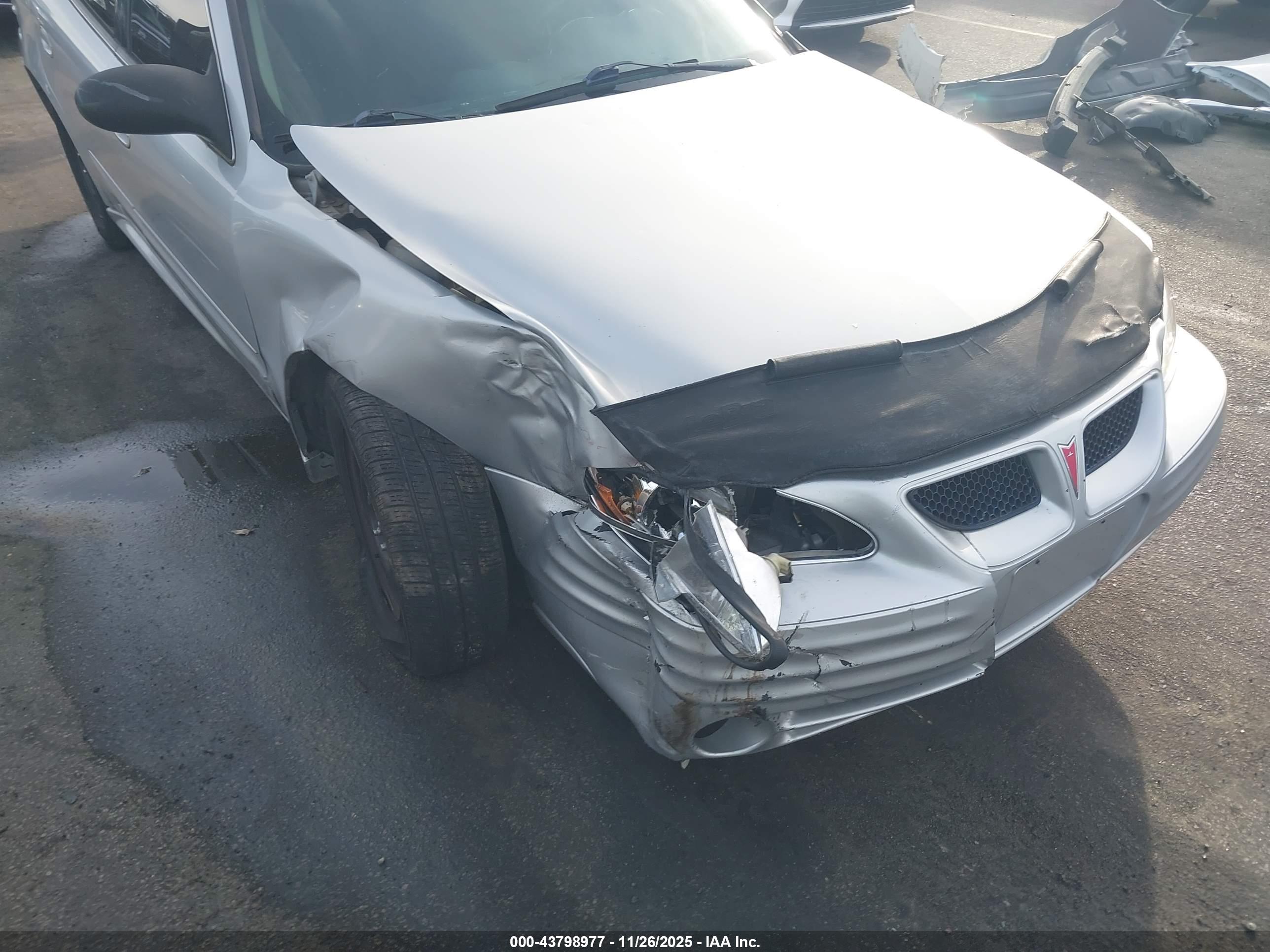 PONTIAC GRAND image 6