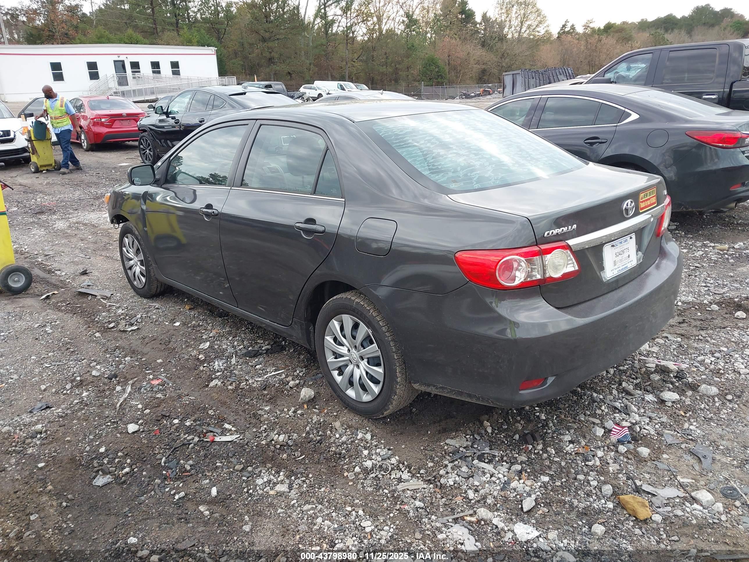TOYOTA COROLLA image 3