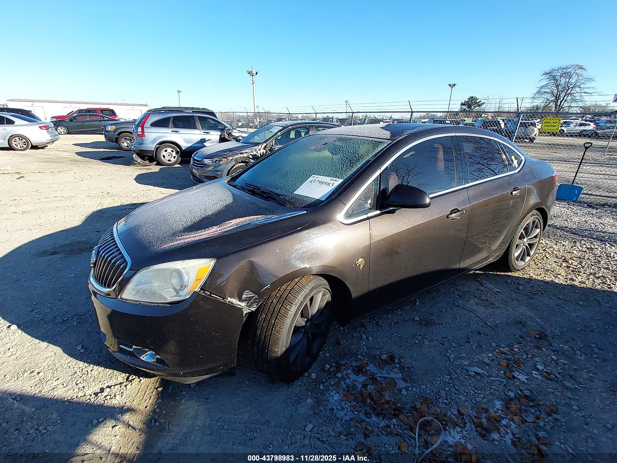 BUICK VERANO image 2