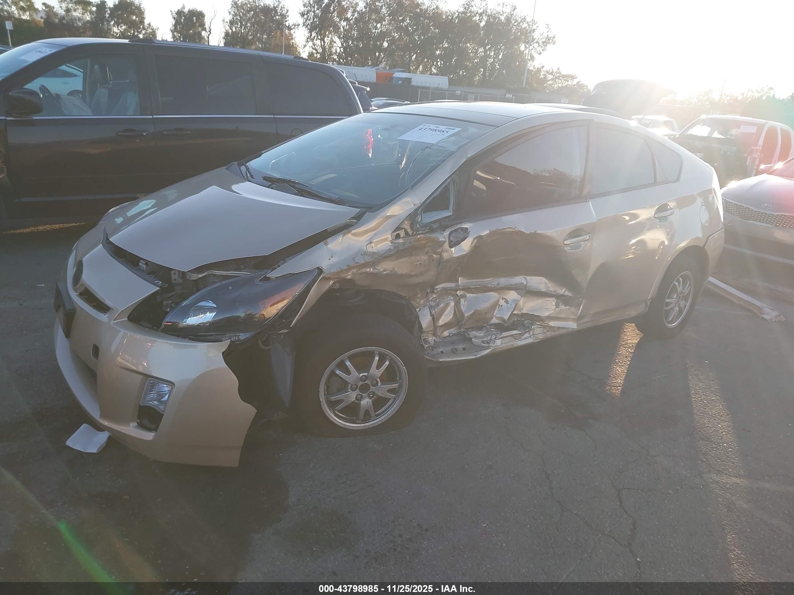 TOYOTA PRIUS image 2