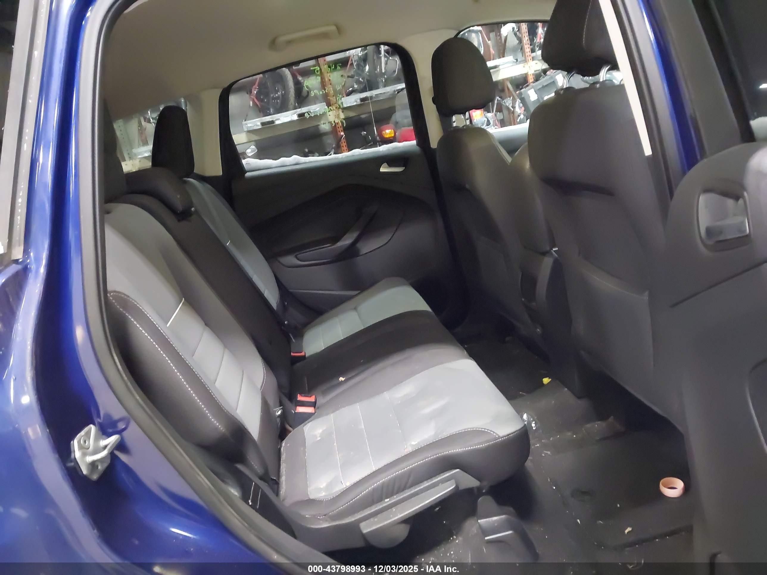 FORD ESCAPE image 8