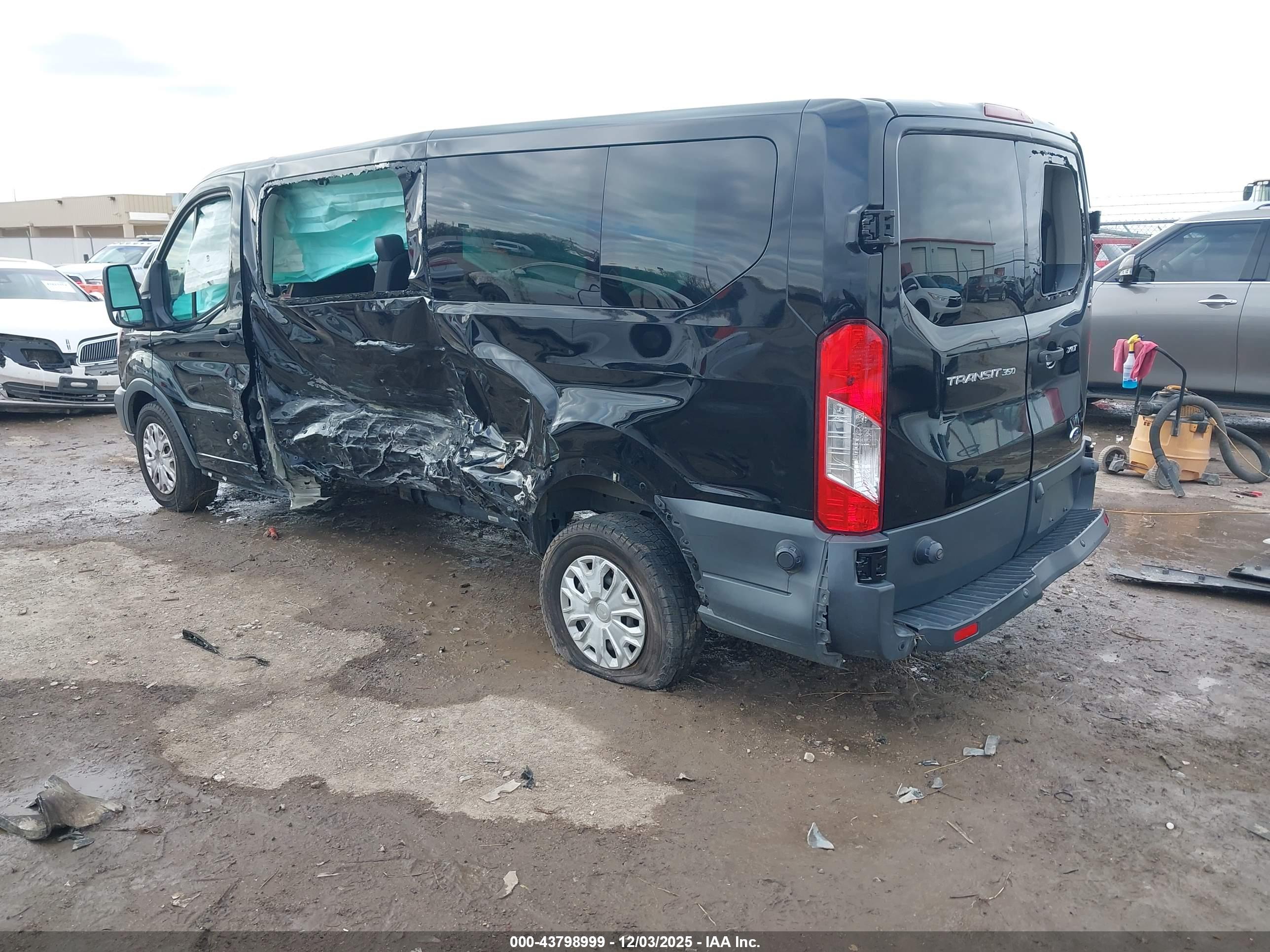 FORD TRANSIT-350 image 3