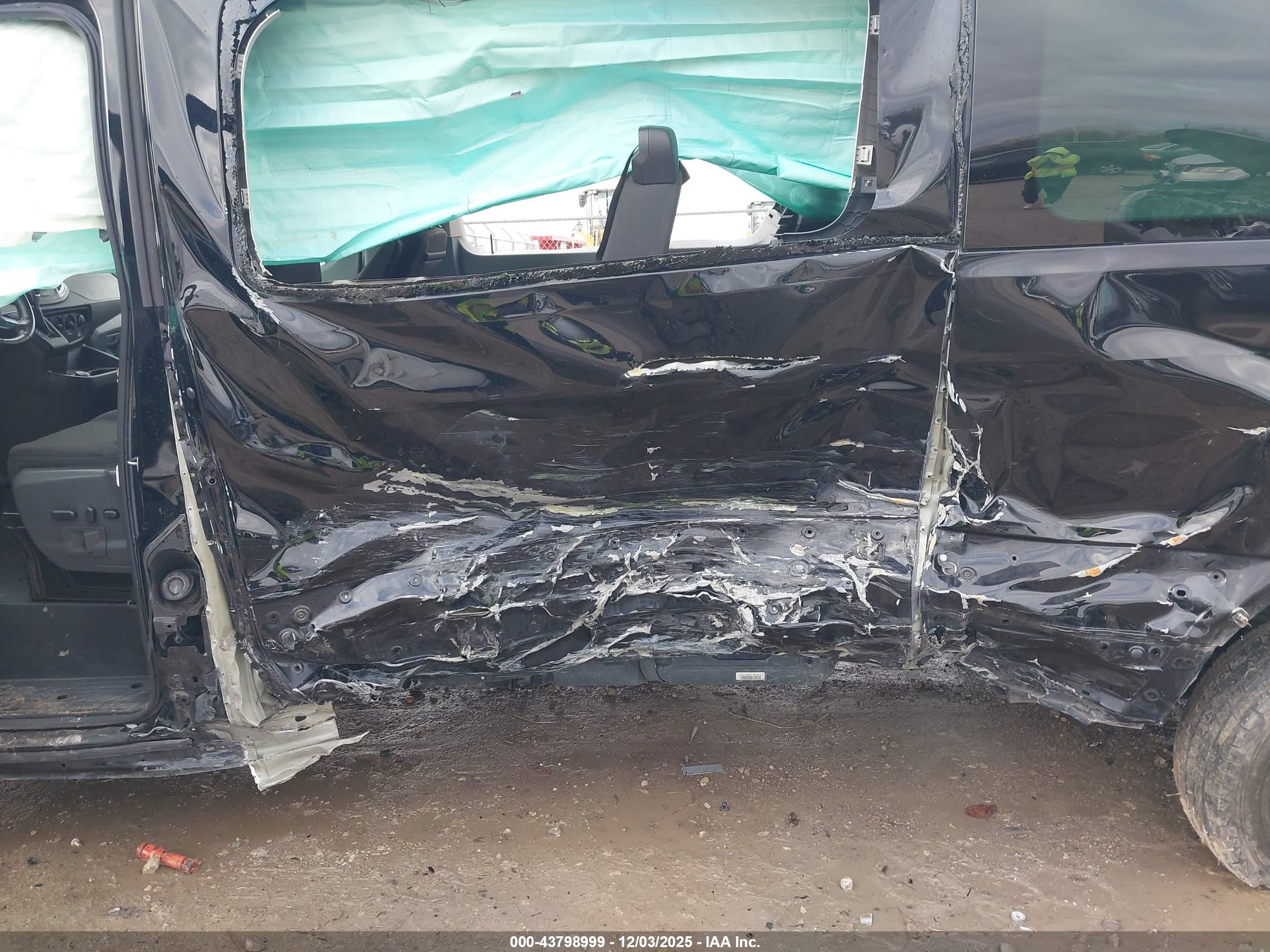 FORD TRANSIT-350 image 6