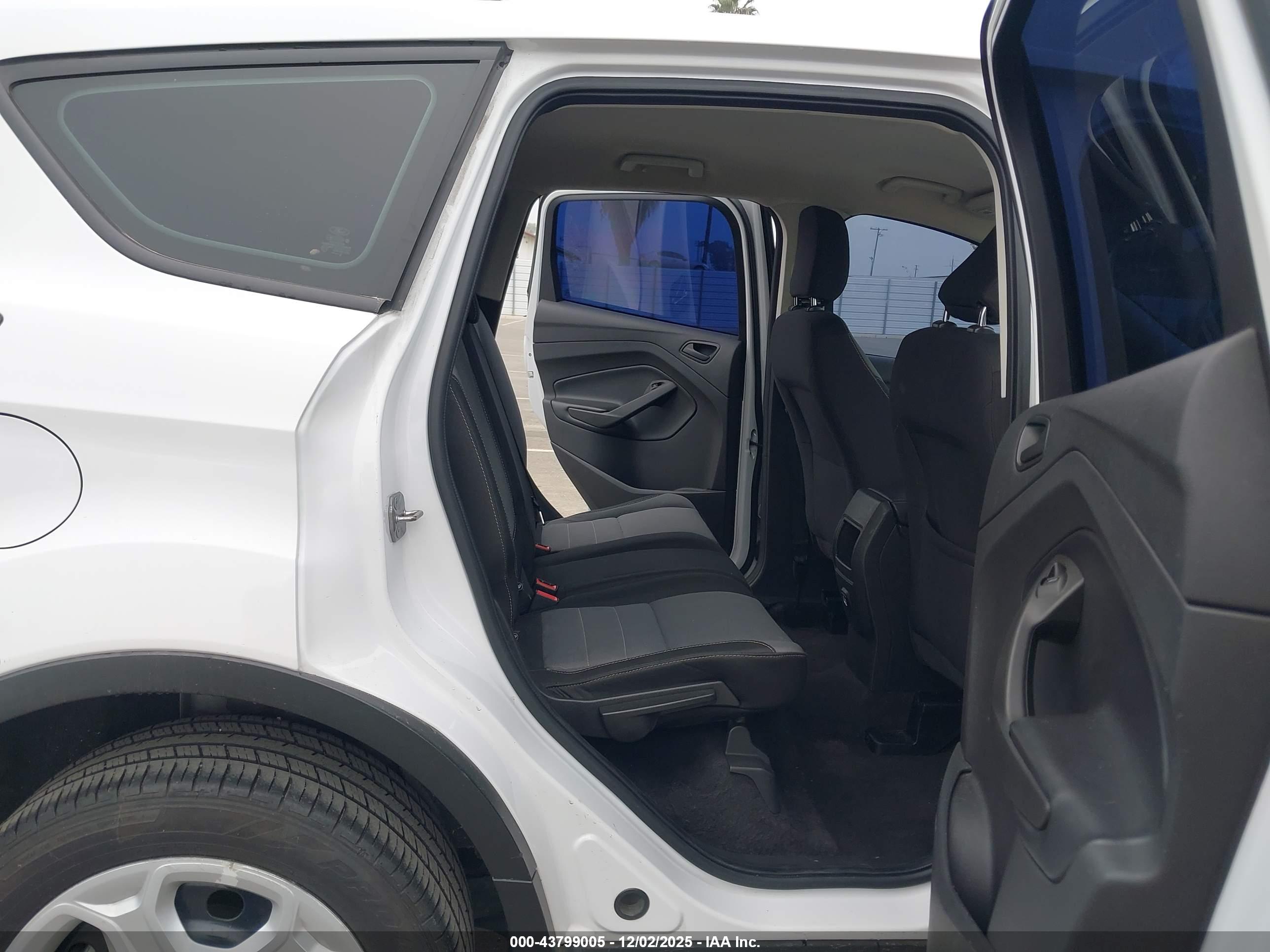 FORD ESCAPE image 8