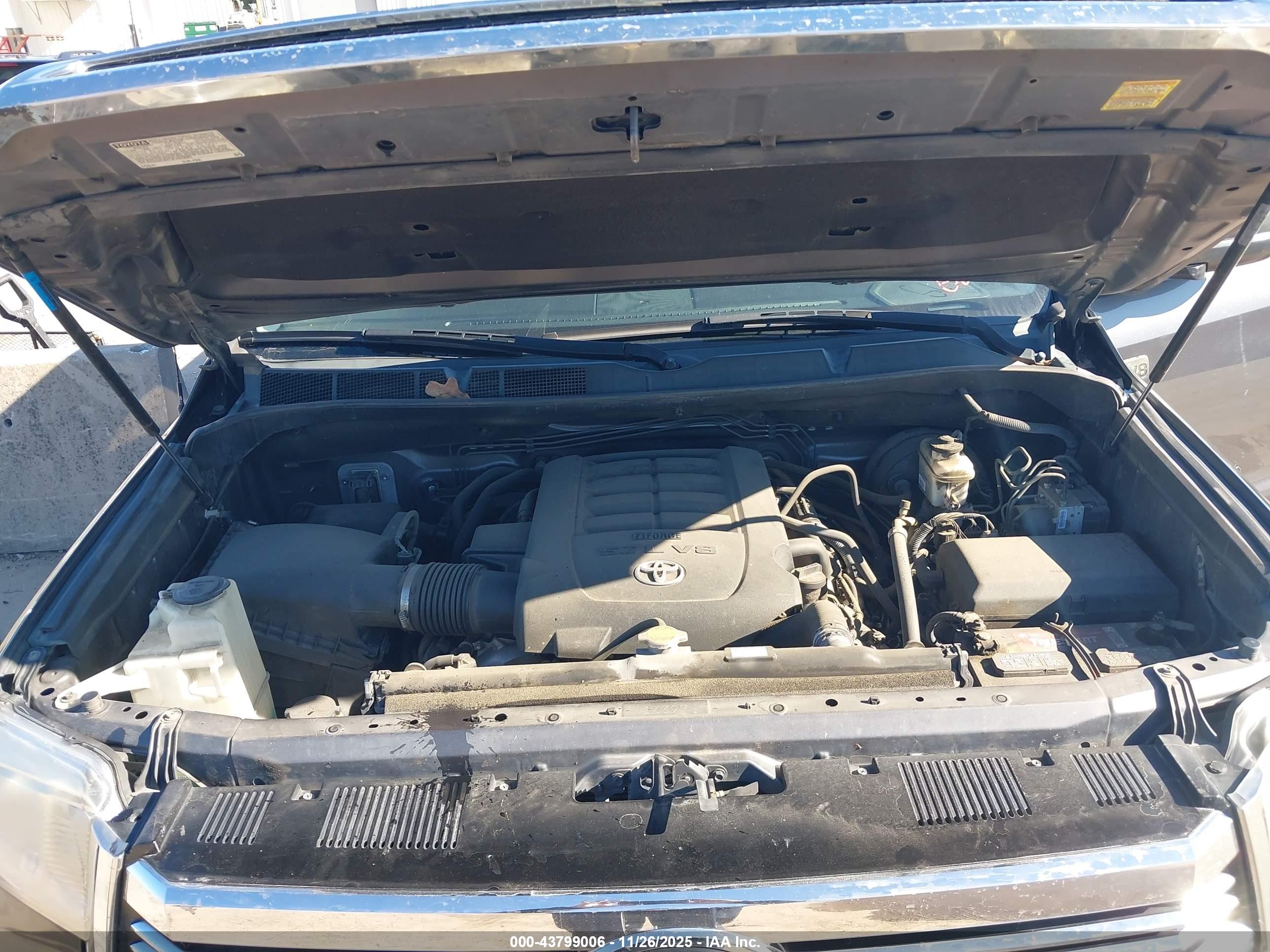TOYOTA TUNDRA image 10