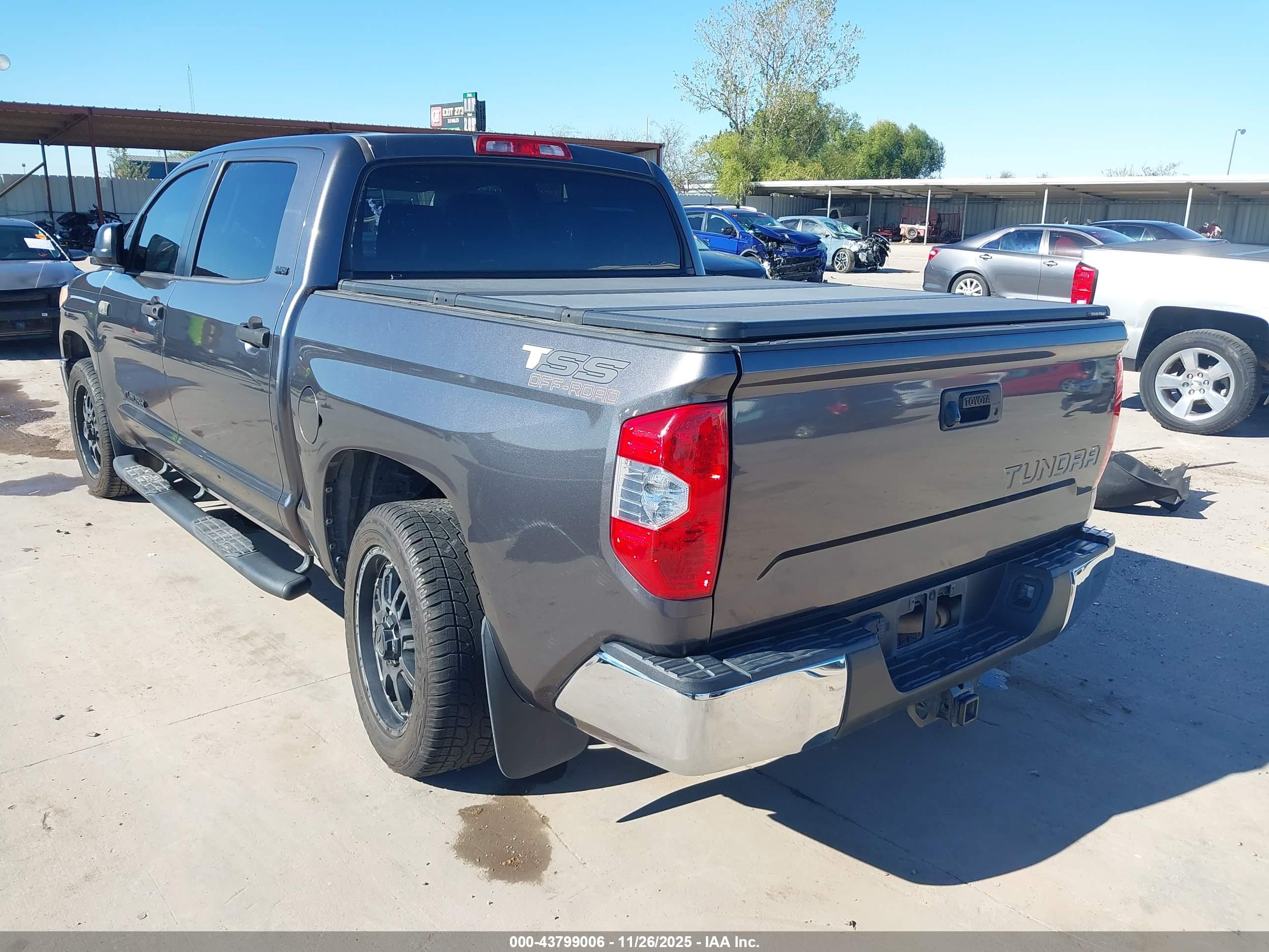 TOYOTA TUNDRA image 3