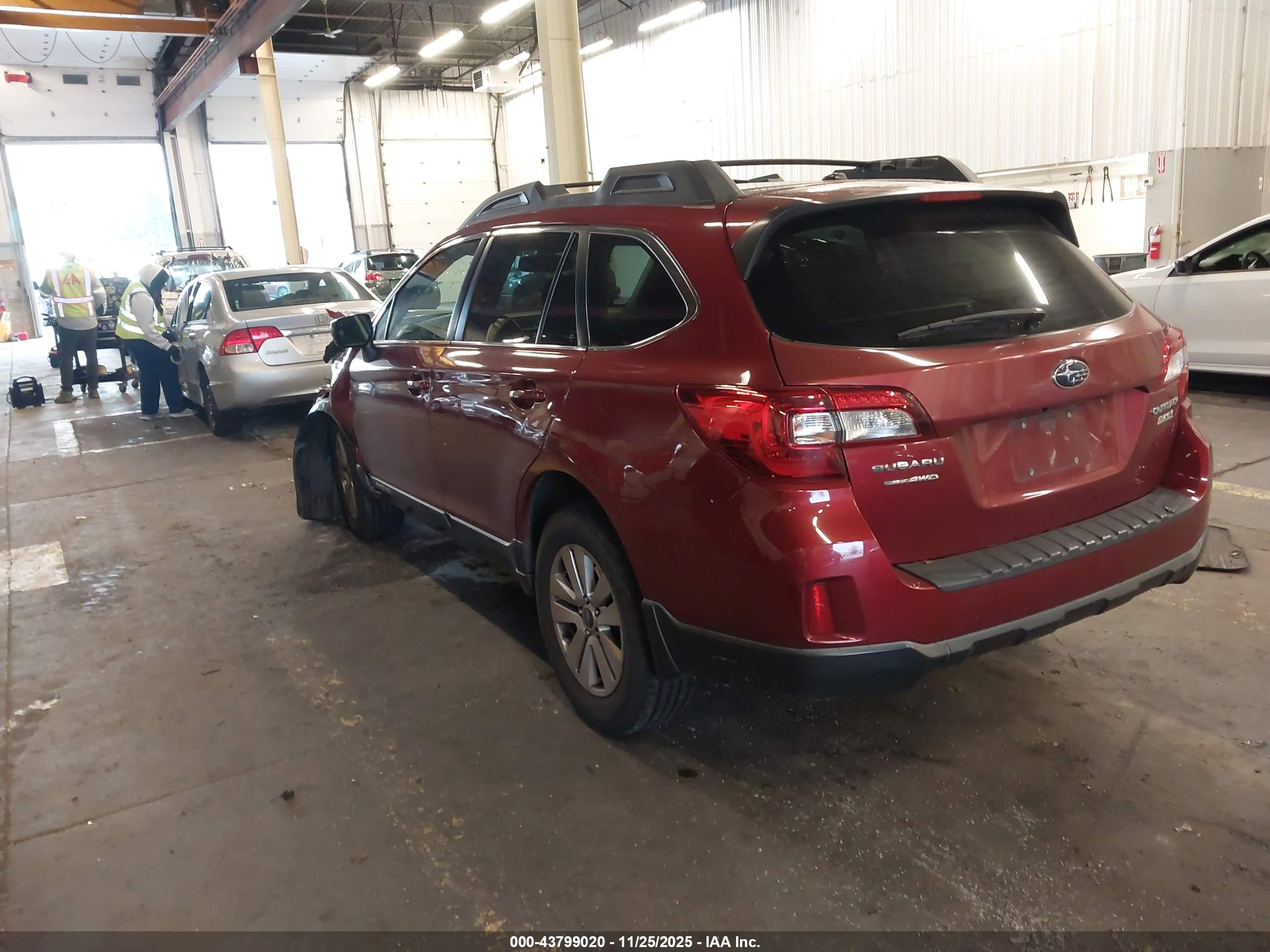 SUBARU OUTBACK image 3